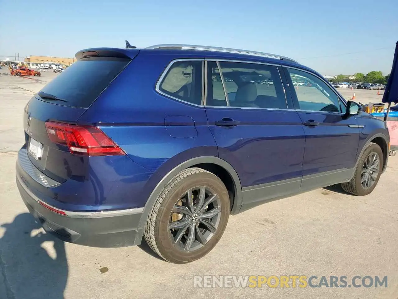 3 Фотография поврежденного автомобиля 3VV3B7AX2NM024334 VOLKSWAGEN TIGUAN 2022