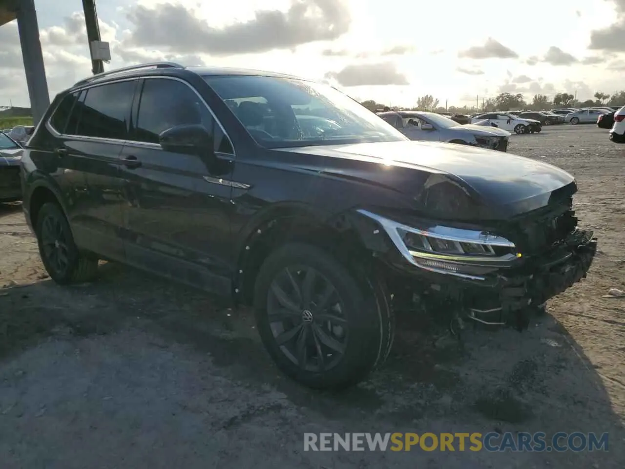 4 Photograph of a damaged car 3VV3B7AX2NM026049 VOLKSWAGEN TIGUAN 2022