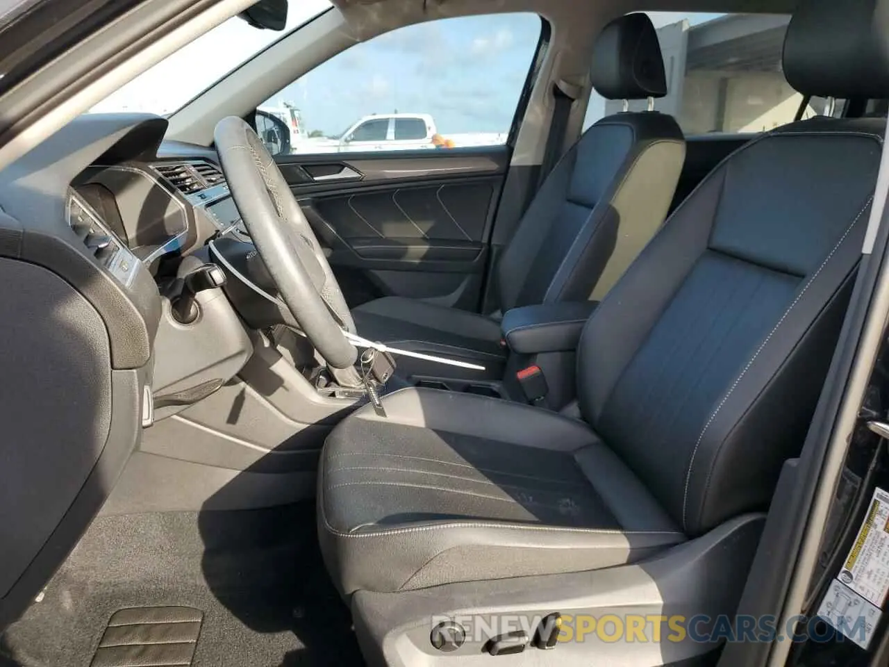 7 Photograph of a damaged car 3VV3B7AX2NM026049 VOLKSWAGEN TIGUAN 2022