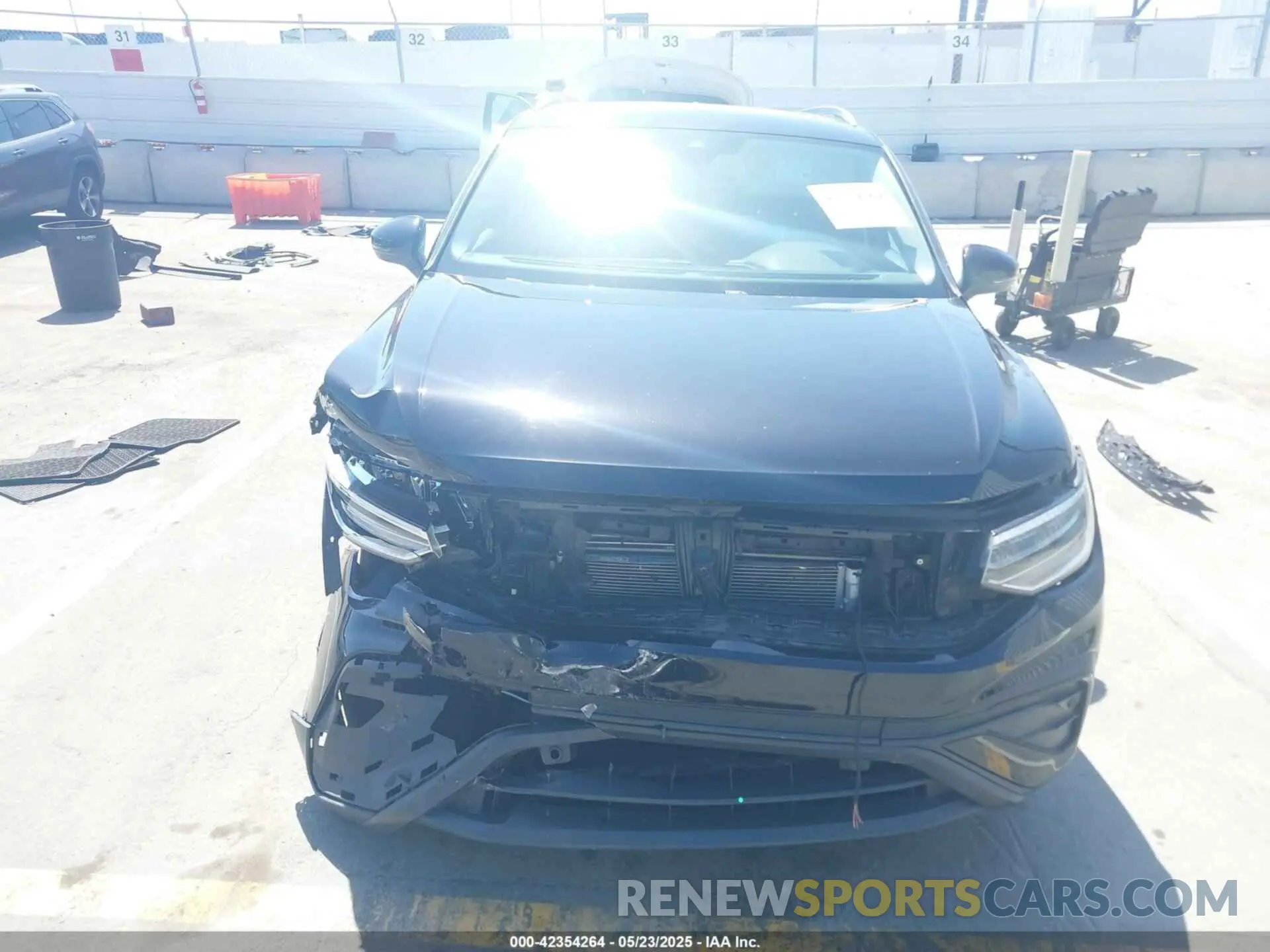 12 Photograph of a damaged car 3VV3B7AX3NM016534 VOLKSWAGEN TIGUAN 2022