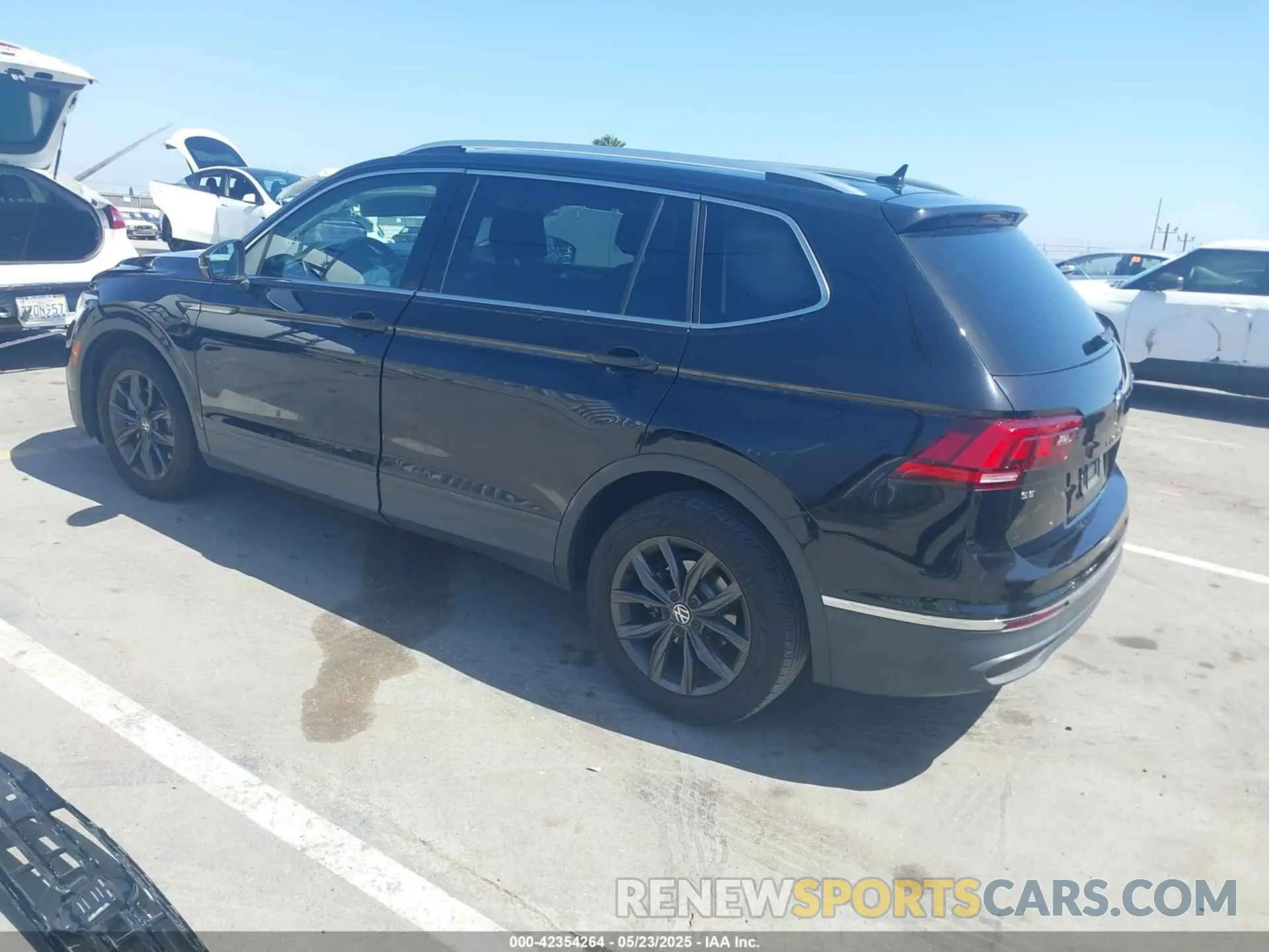 3 Photograph of a damaged car 3VV3B7AX3NM016534 VOLKSWAGEN TIGUAN 2022