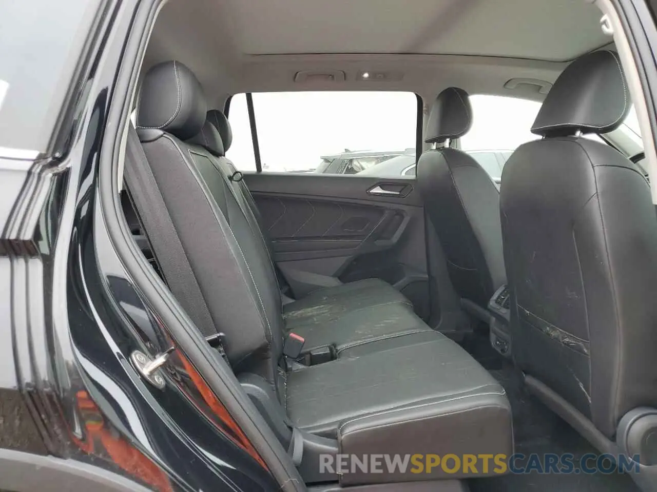 11 Photograph of a damaged car 3VV3B7AX3NM161363 VOLKSWAGEN TIGUAN 2022