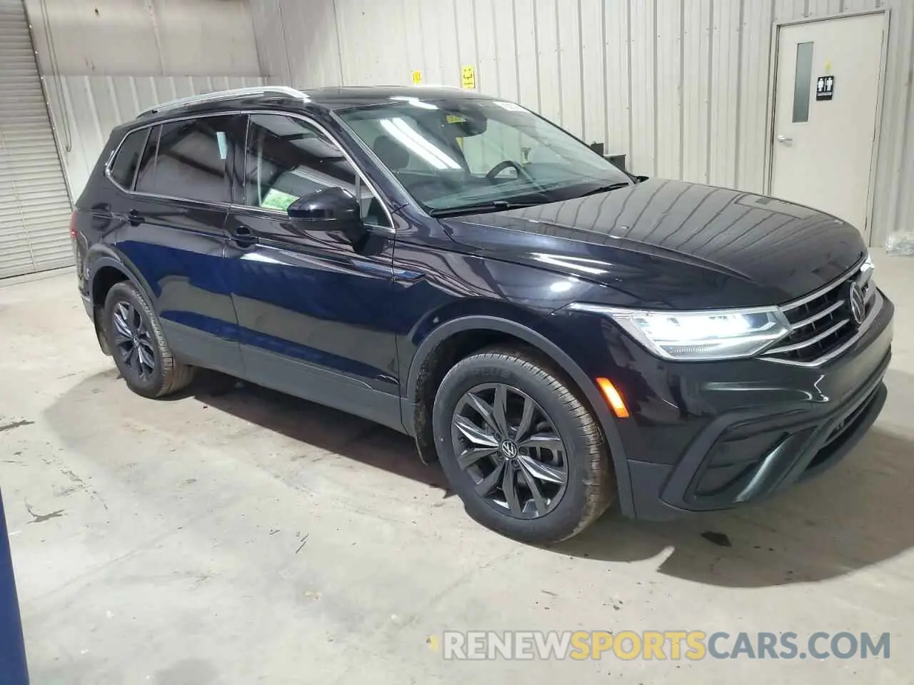 4 Photograph of a damaged car 3VV3B7AX4NM139808 VOLKSWAGEN TIGUAN 2022