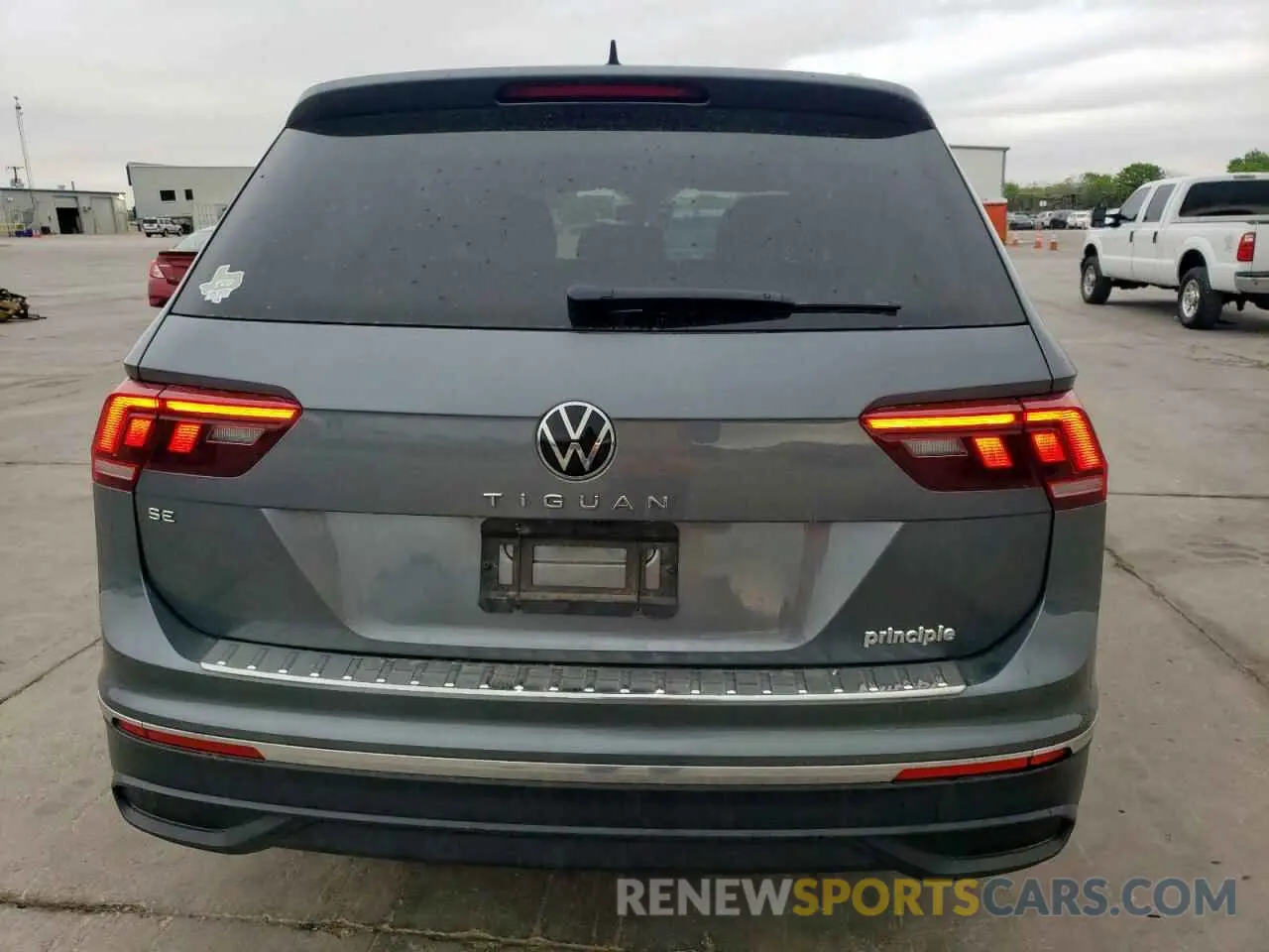 6 Photograph of a damaged car 3VV3B7AX4NM160402 VOLKSWAGEN TIGUAN 2022