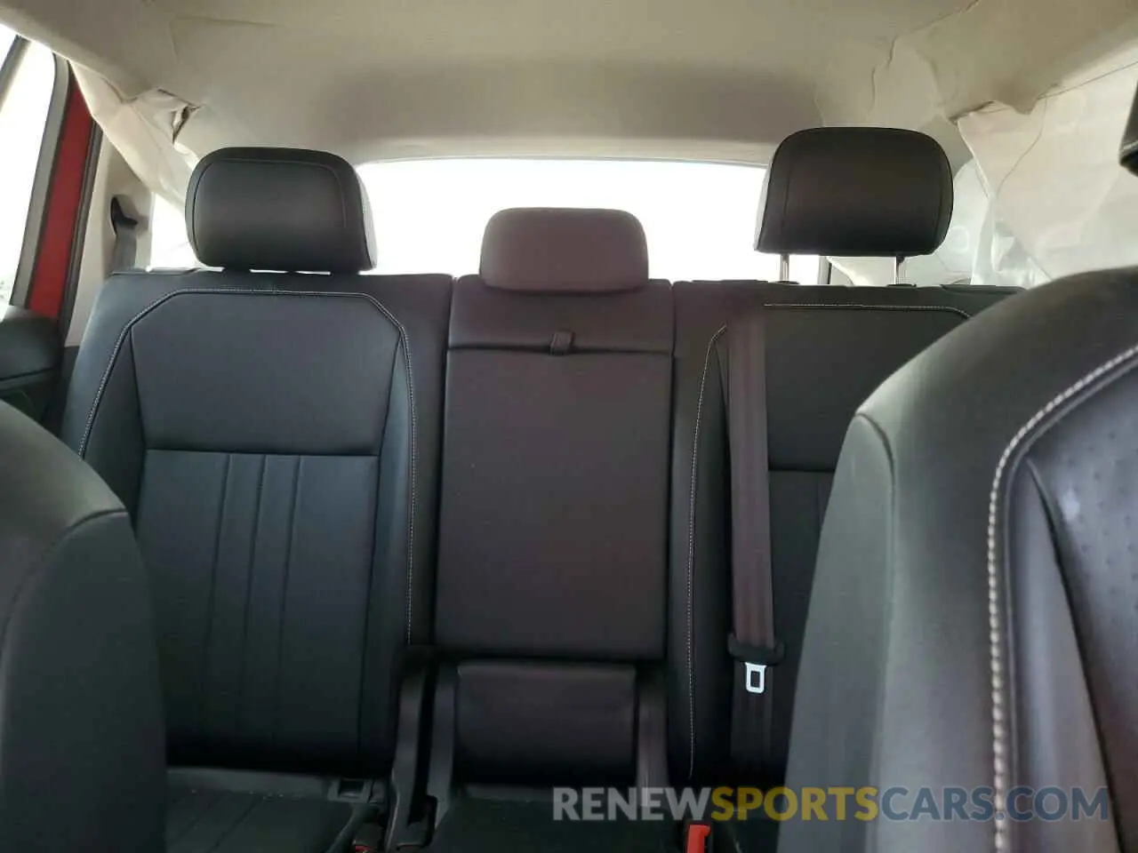 10 Photograph of a damaged car 3VV3B7AX8NM013029 VOLKSWAGEN TIGUAN 2022