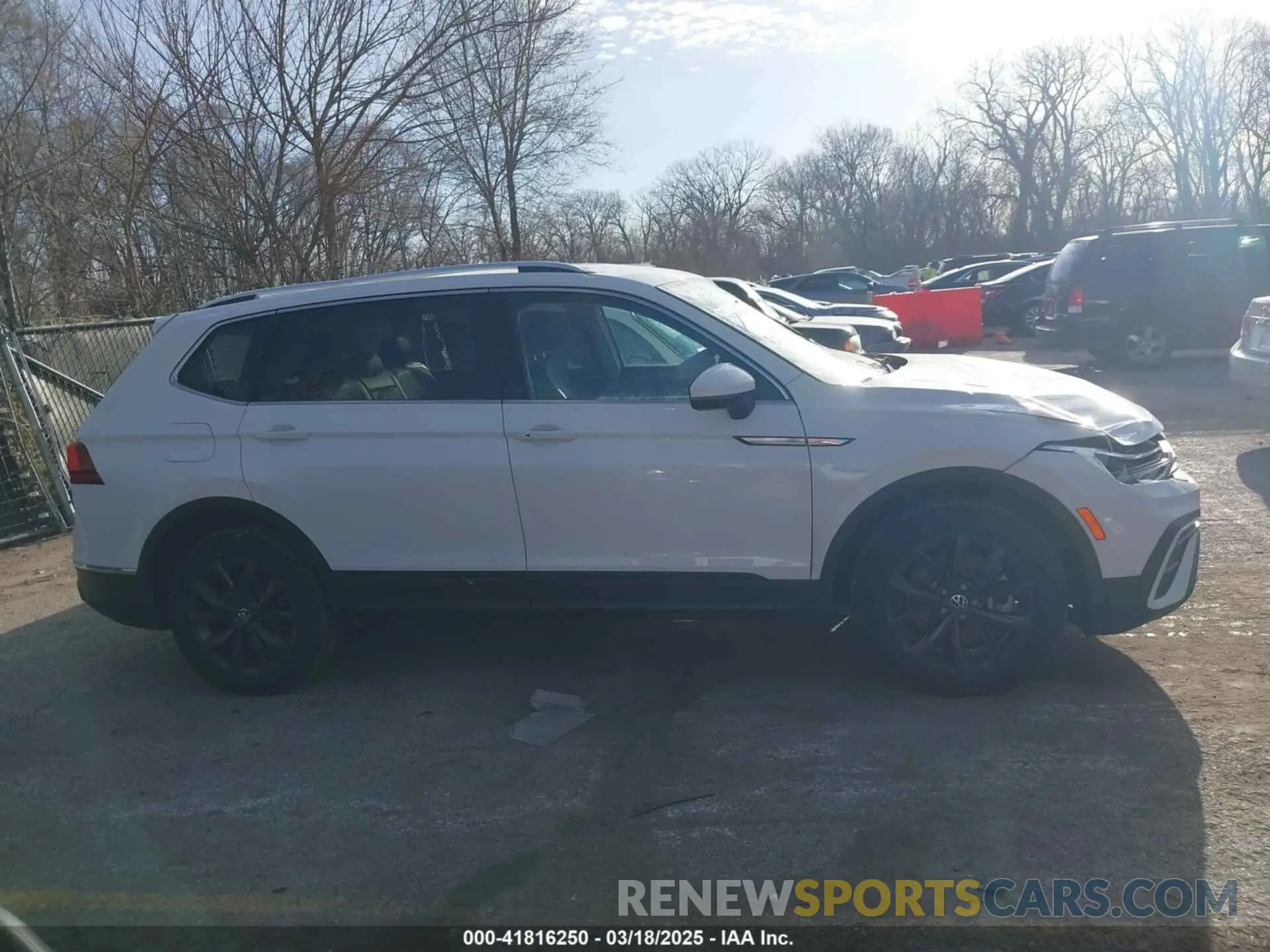 14 Photograph of a damaged car 3VV3B7AX9NM076592 VOLKSWAGEN TIGUAN 2022