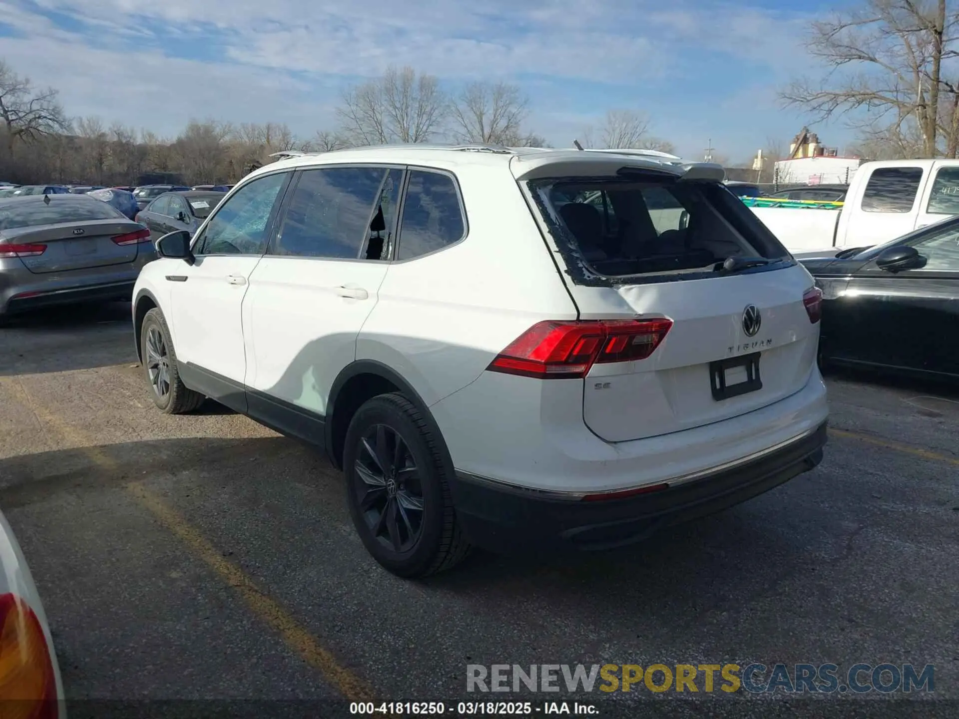 3 Photograph of a damaged car 3VV3B7AX9NM076592 VOLKSWAGEN TIGUAN 2022