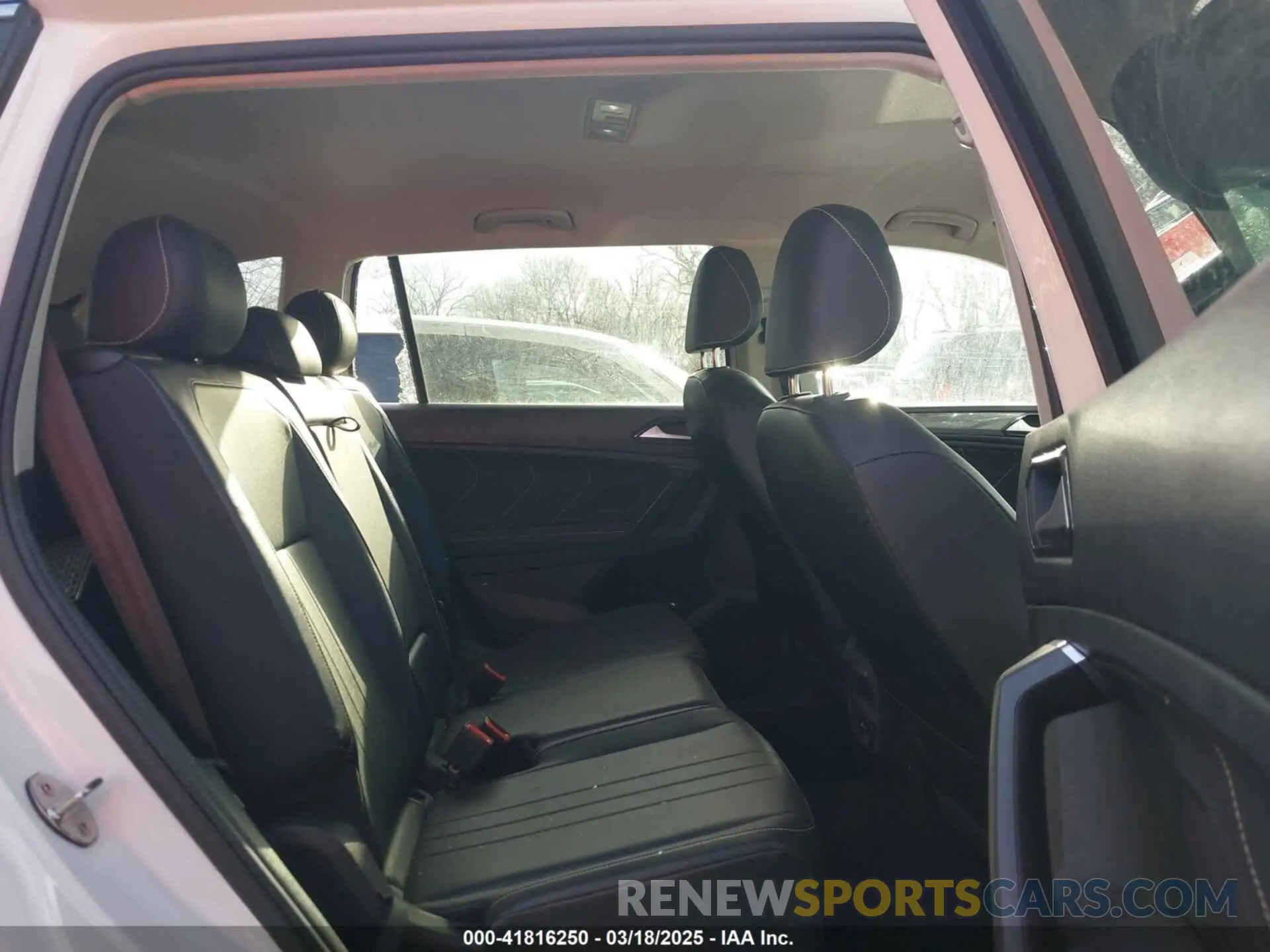 8 Photograph of a damaged car 3VV3B7AX9NM076592 VOLKSWAGEN TIGUAN 2022