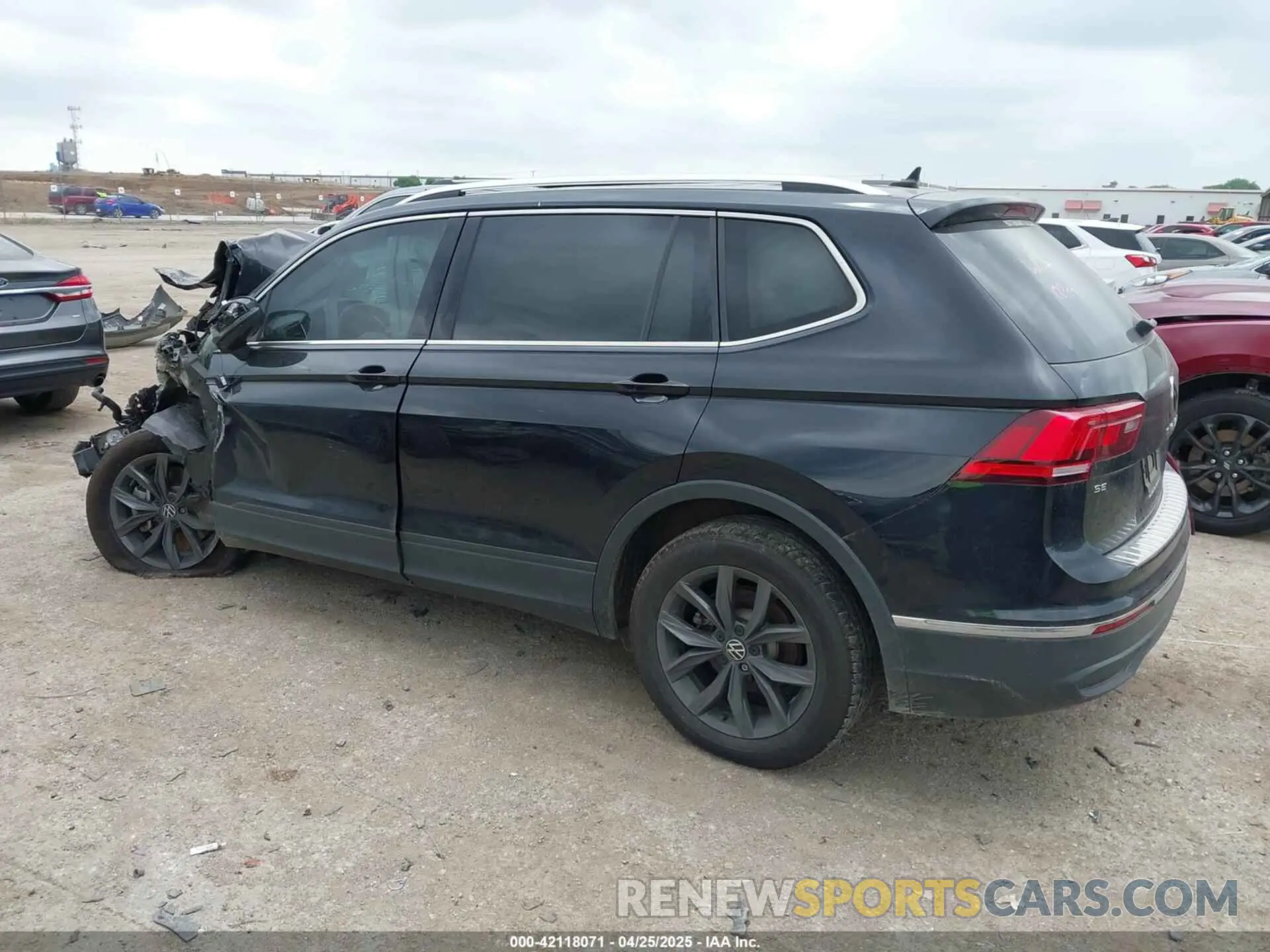 3 Photograph of a damaged car 3VV3B7AXXNM117019 VOLKSWAGEN TIGUAN 2022