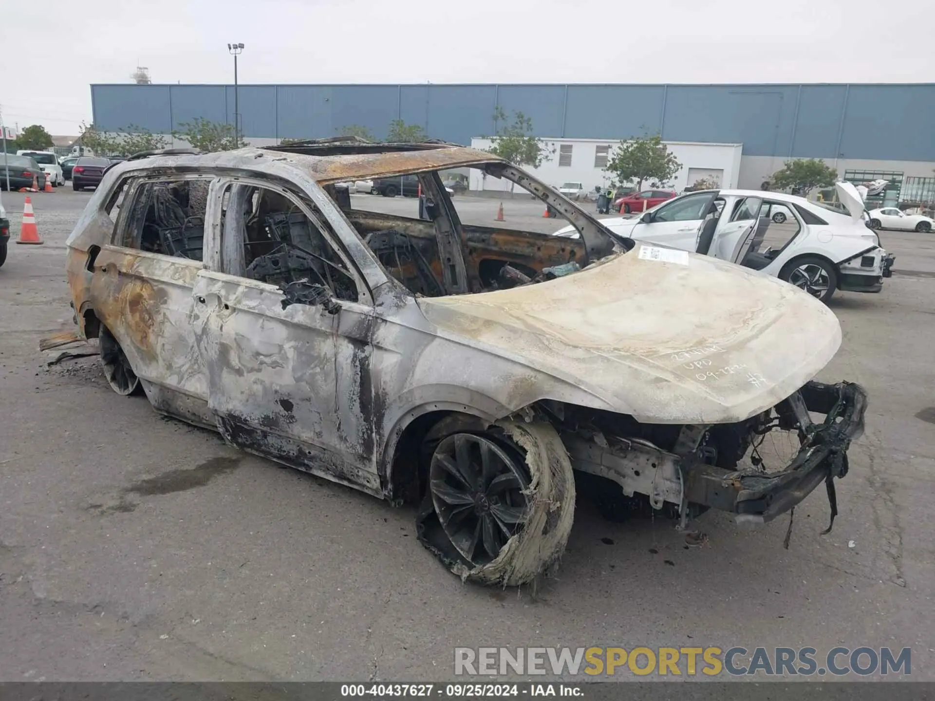 1 Photograph of a damaged car 3VV3B7AXXNM163448 VOLKSWAGEN TIGUAN 2022