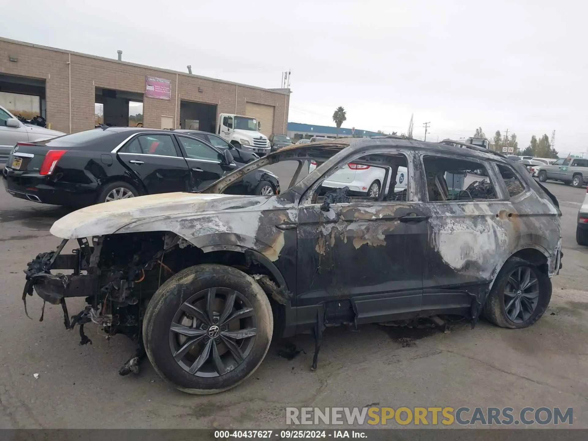 13 Photograph of a damaged car 3VV3B7AXXNM163448 VOLKSWAGEN TIGUAN 2022