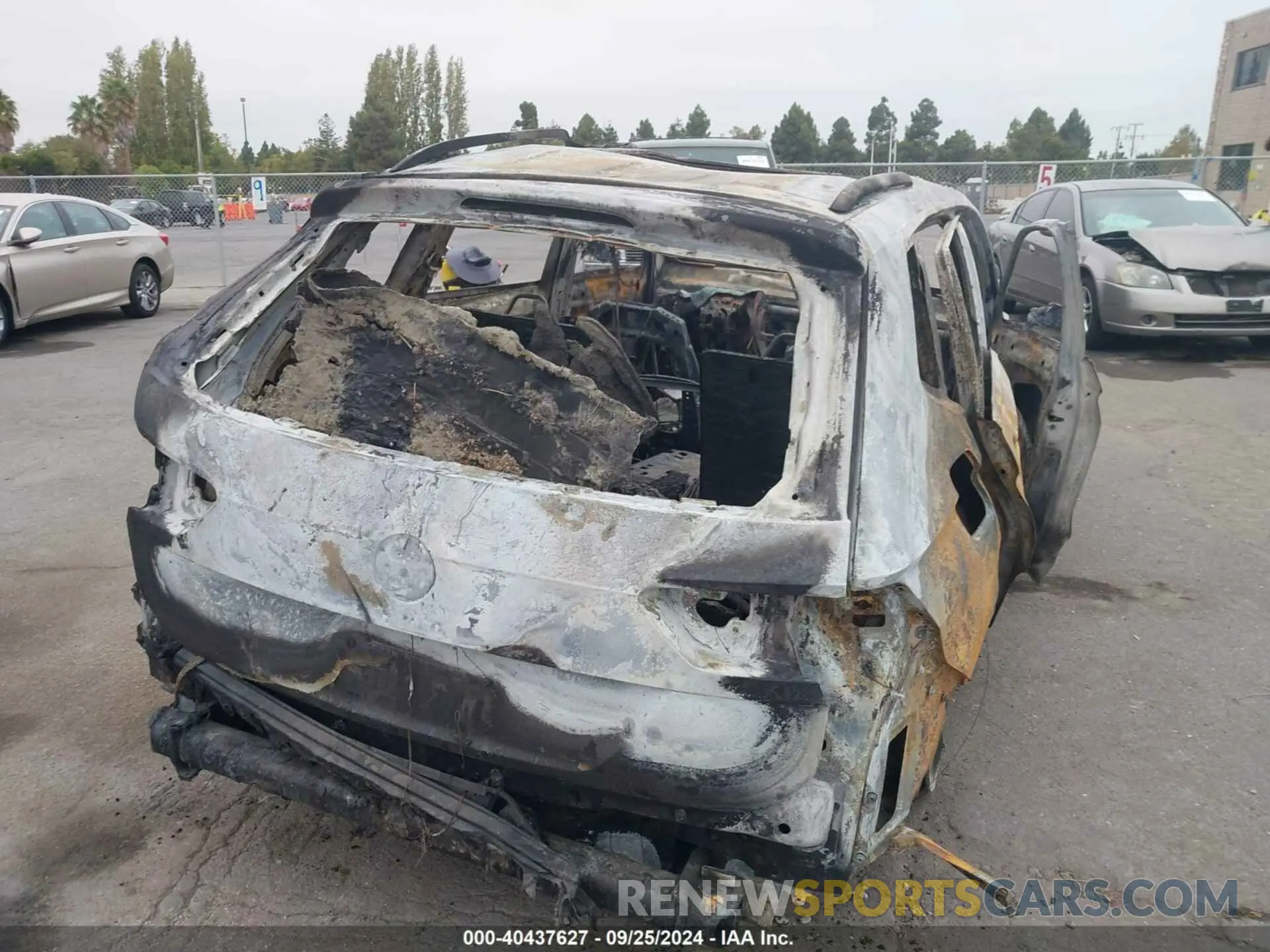 15 Photograph of a damaged car 3VV3B7AXXNM163448 VOLKSWAGEN TIGUAN 2022