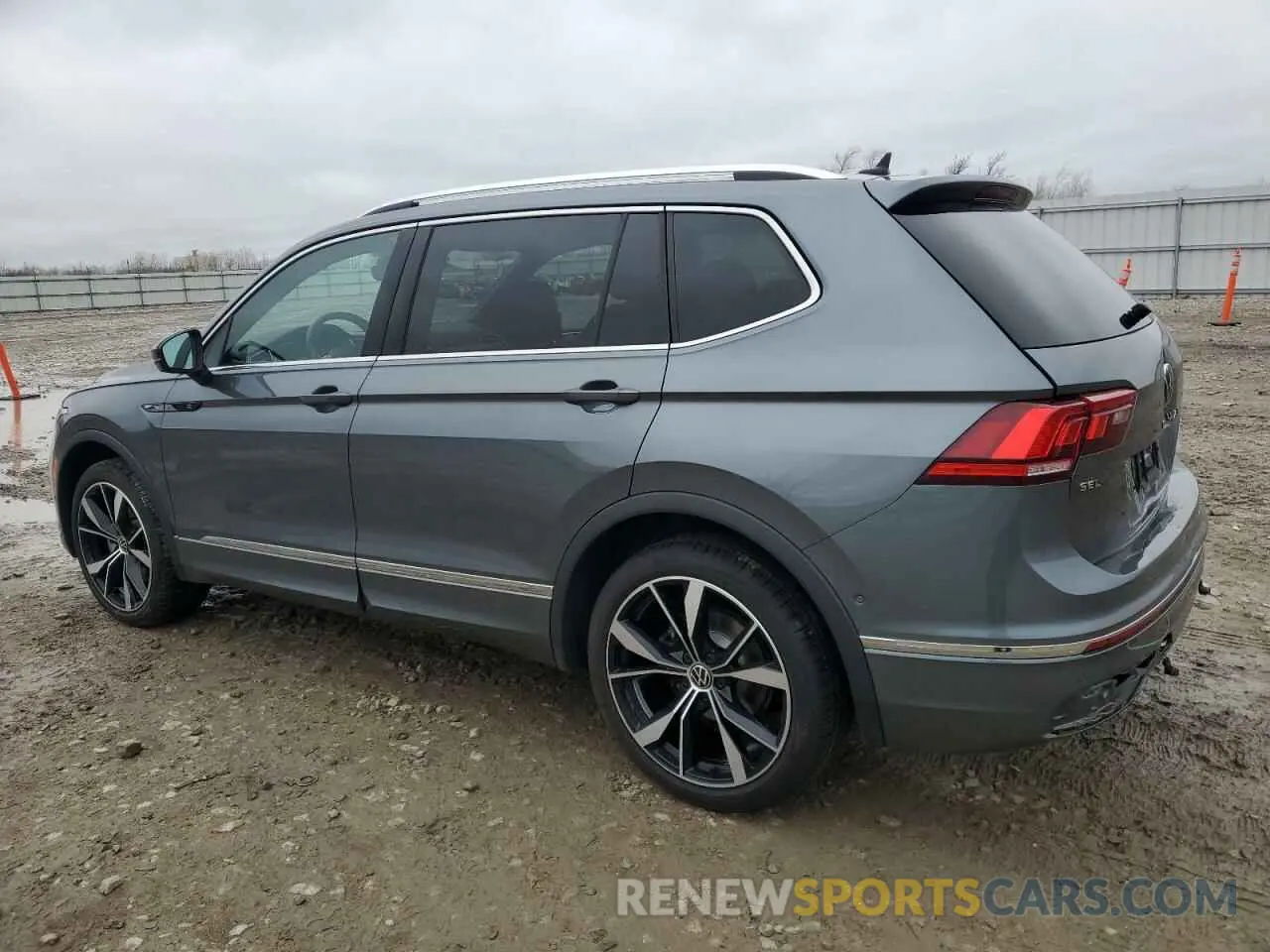 2 Photograph of a damaged car 3VV4B7AX0NM068434 VOLKSWAGEN TIGUAN 2022
