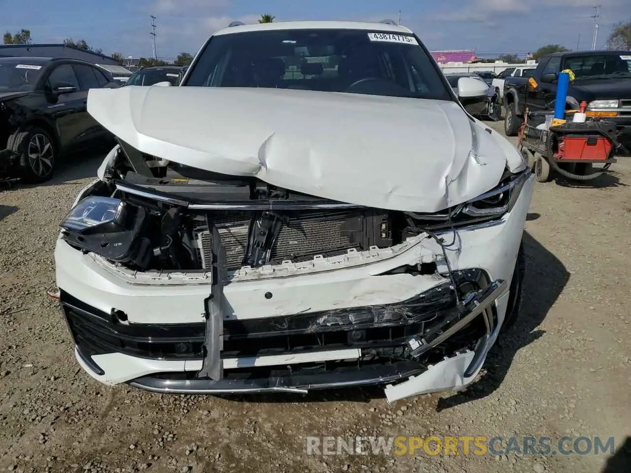 5 Photograph of a damaged car 3VV4B7AX3NM053362 VOLKSWAGEN TIGUAN 2022