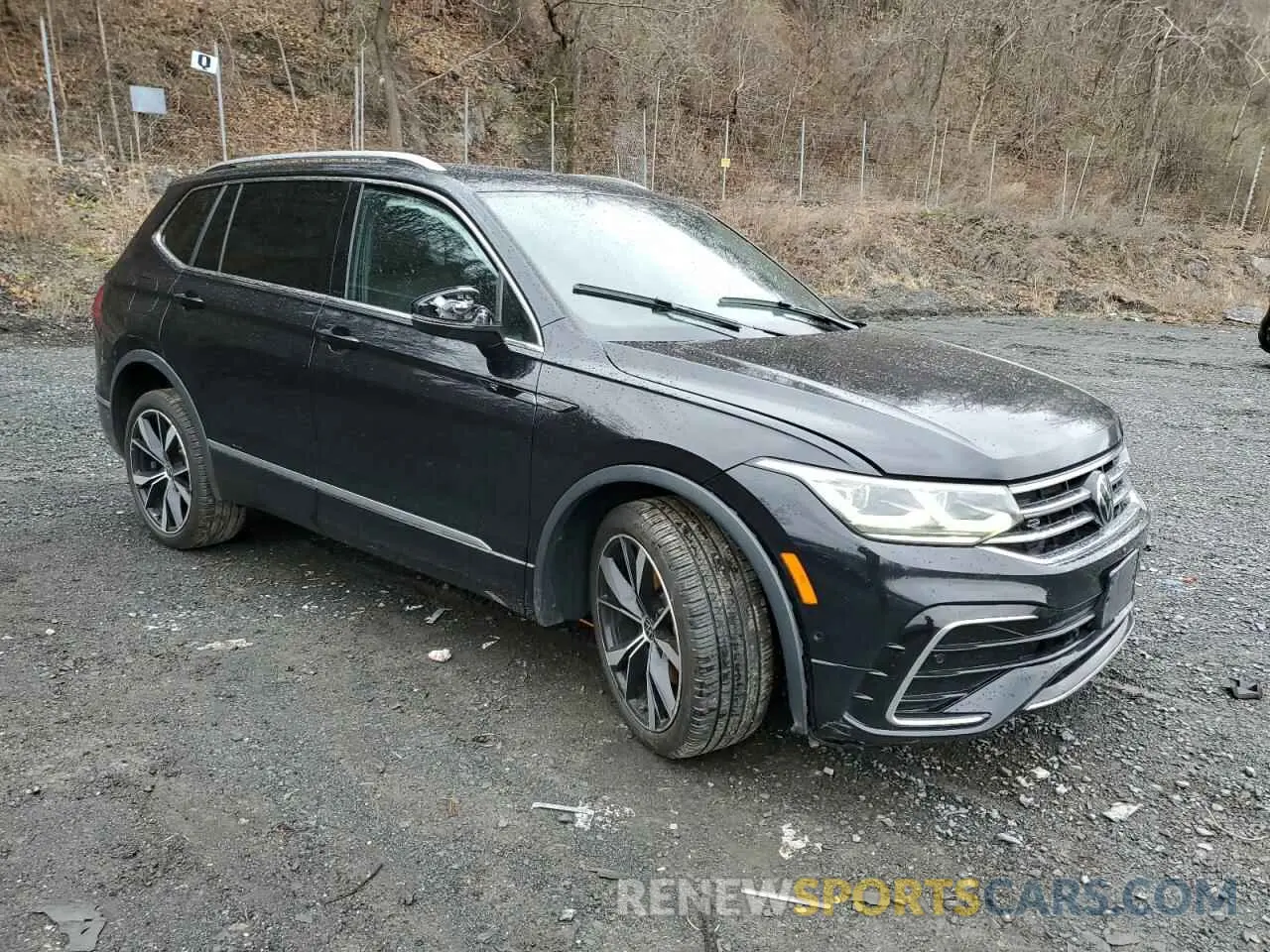 4 Photograph of a damaged car 3VV4B7AX4NM086533 VOLKSWAGEN TIGUAN 2022