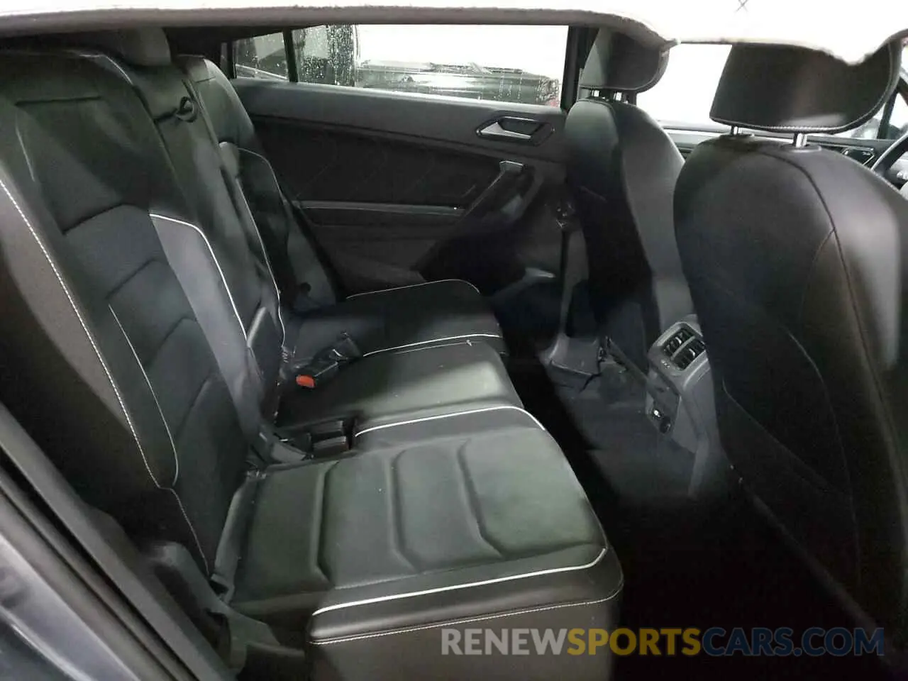 10 Photograph of a damaged car 3VV4B7AX9NM013397 VOLKSWAGEN TIGUAN 2022