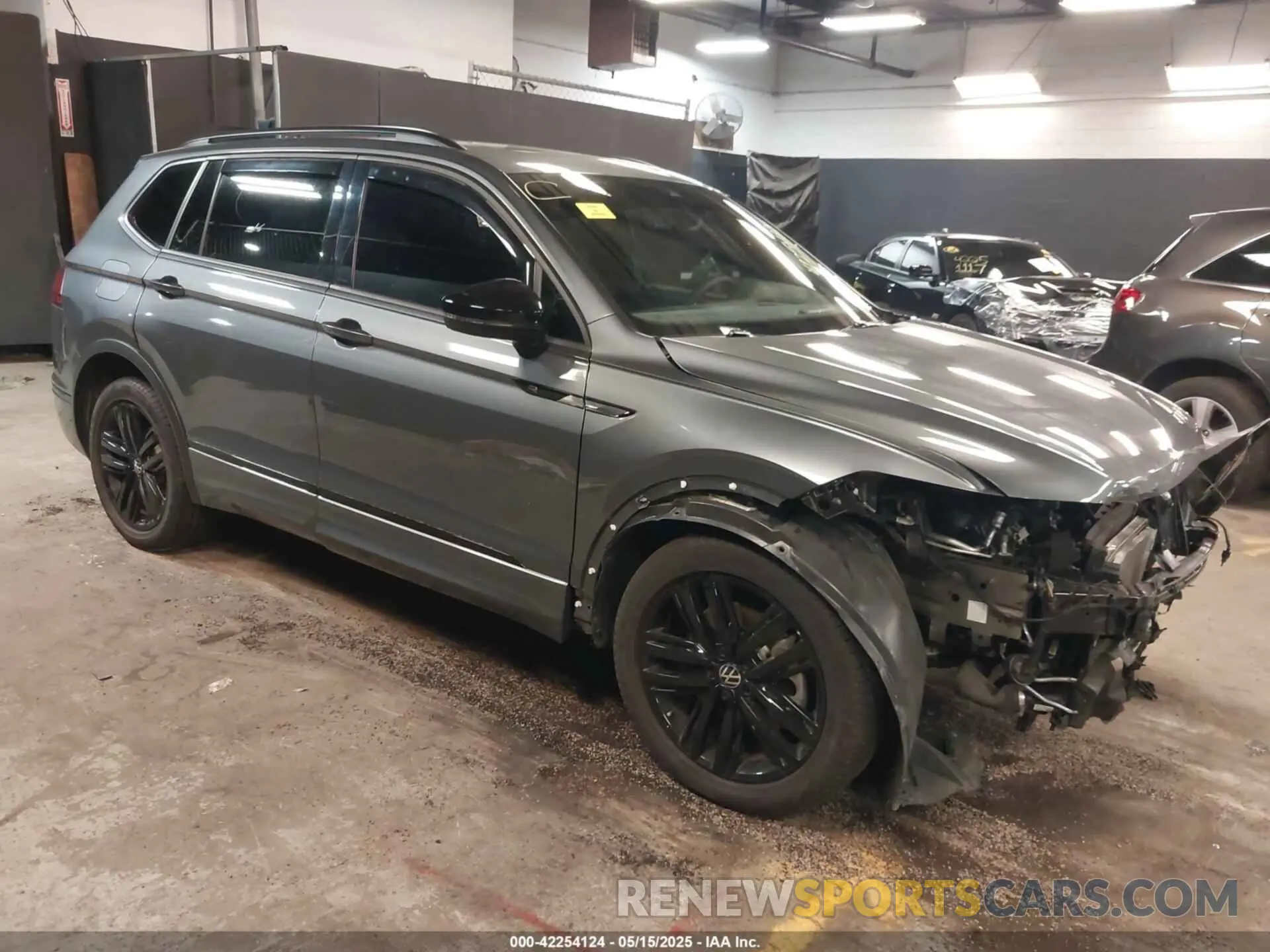 1 Photograph of a damaged car 3VV8B7AX1NM111194 VOLKSWAGEN TIGUAN 2022