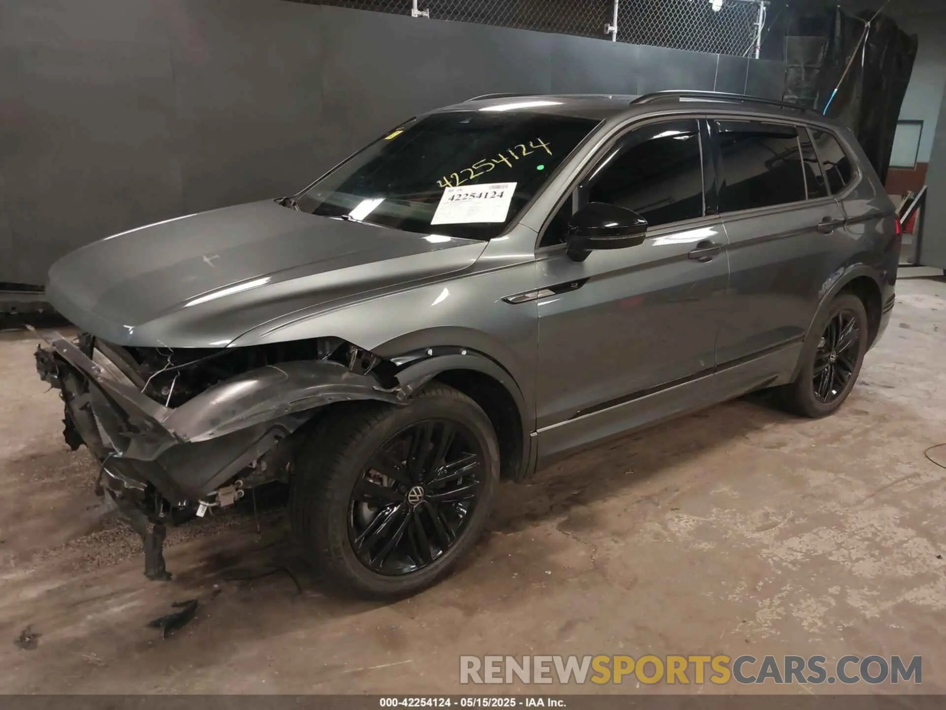 2 Photograph of a damaged car 3VV8B7AX1NM111194 VOLKSWAGEN TIGUAN 2022