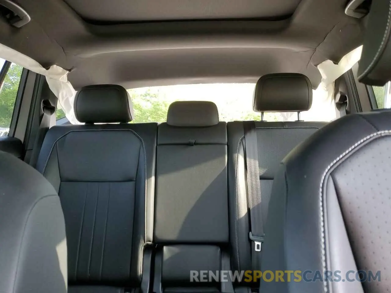 10 Photograph of a damaged car 3VV8B7AX2NM061826 VOLKSWAGEN TIGUAN 2022
