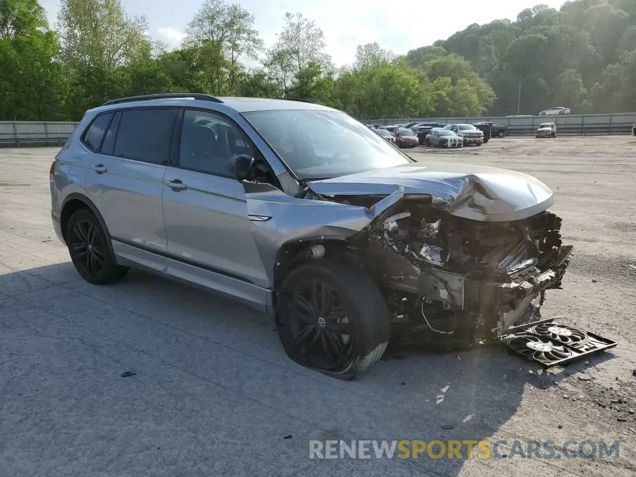 4 Photograph of a damaged car 3VV8B7AX2NM061826 VOLKSWAGEN TIGUAN 2022