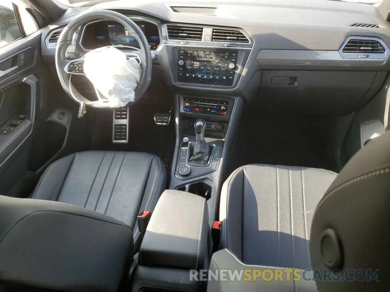 8 Photograph of a damaged car 3VV8B7AX2NM061826 VOLKSWAGEN TIGUAN 2022
