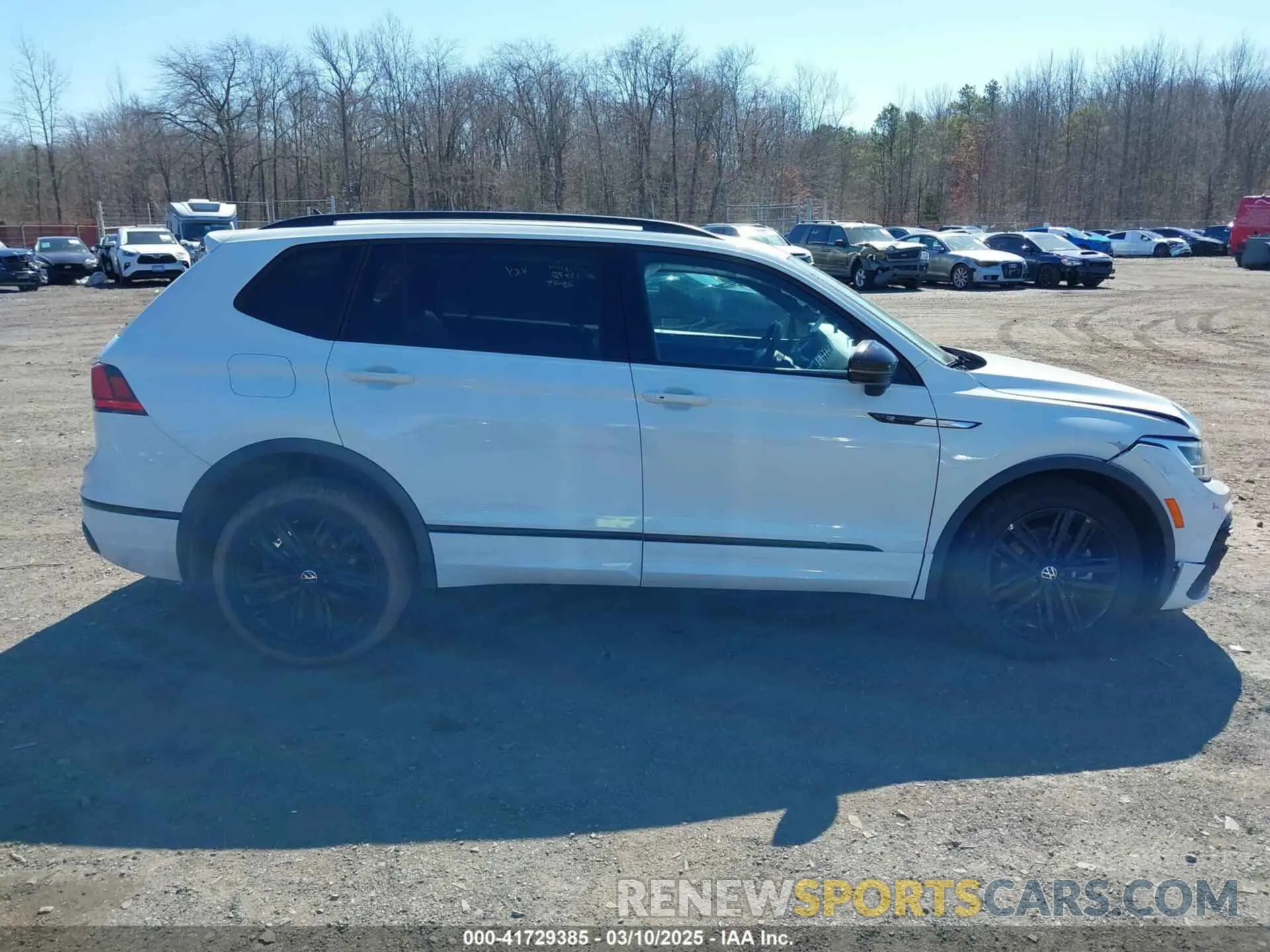 13 Photograph of a damaged car 3VV8B7AX4NM027208 VOLKSWAGEN TIGUAN 2022