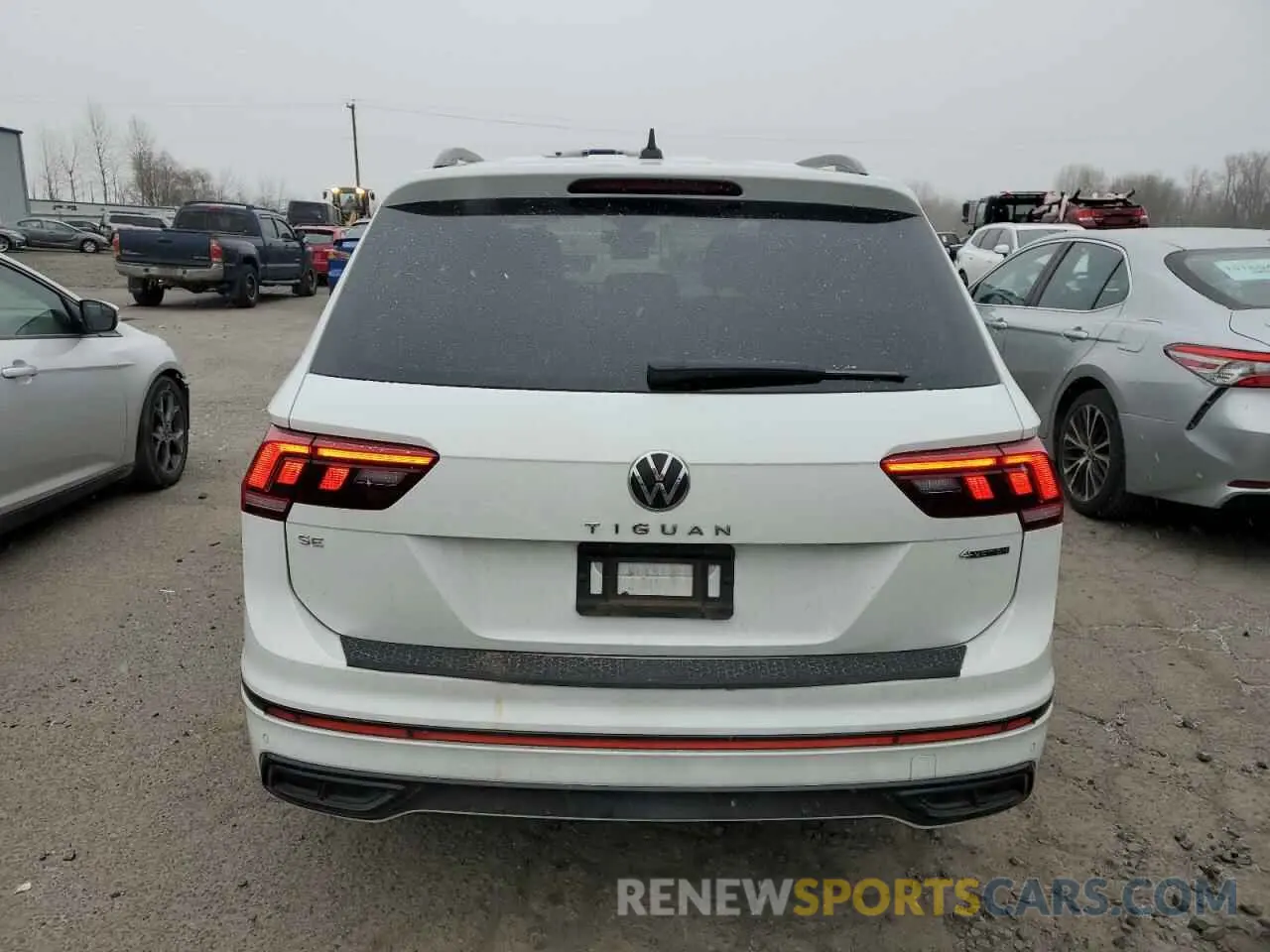 6 Photograph of a damaged car 3VV8B7AX4NM095511 VOLKSWAGEN TIGUAN 2022