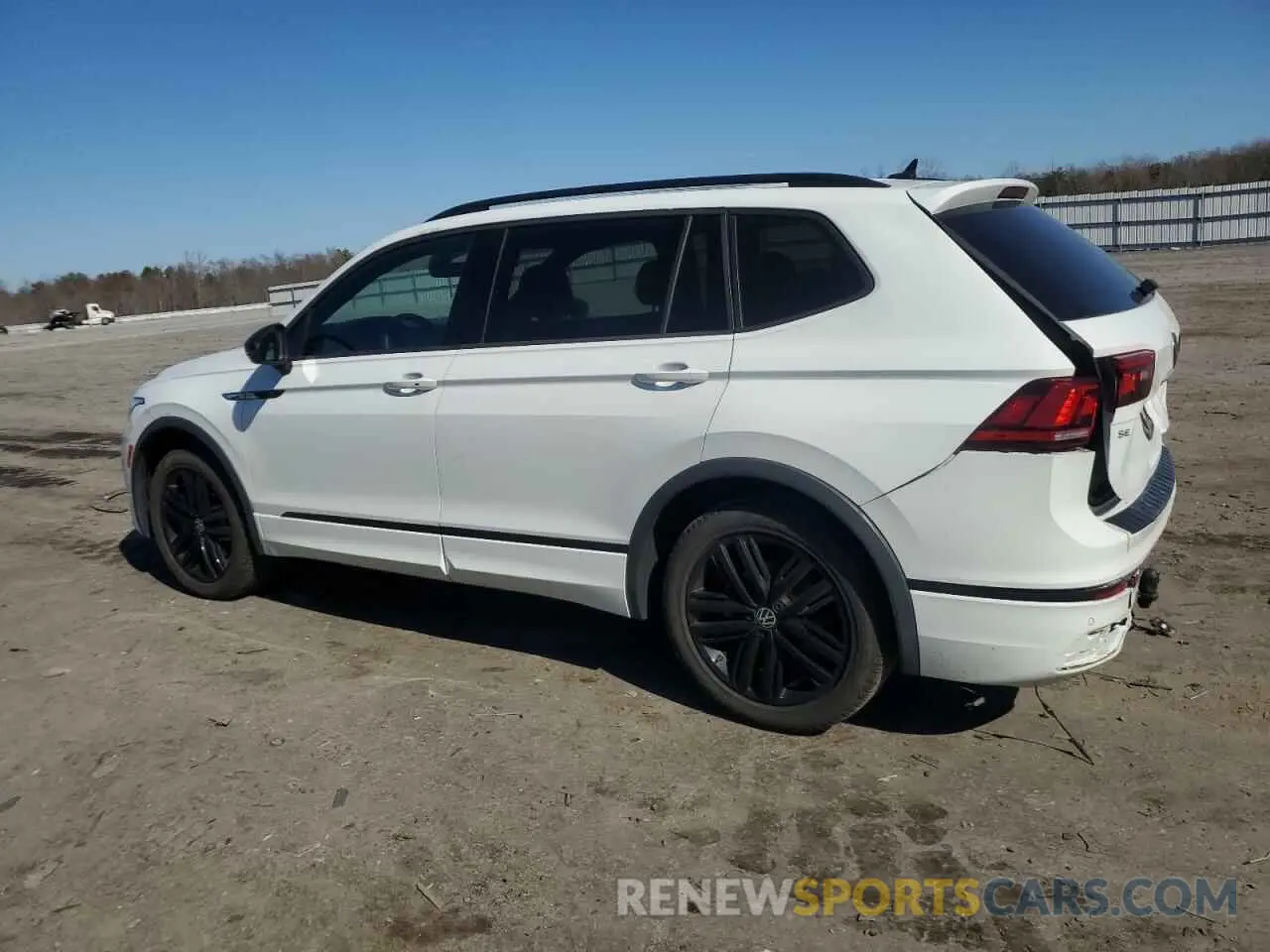 2 Photograph of a damaged car 3VV8B7AX5NM094495 VOLKSWAGEN TIGUAN 2022