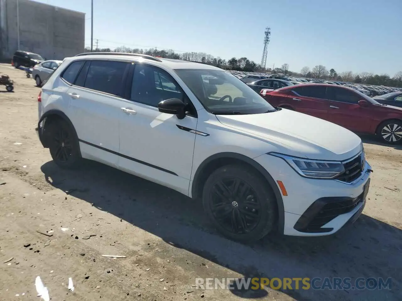 4 Photograph of a damaged car 3VV8B7AX5NM094495 VOLKSWAGEN TIGUAN 2022