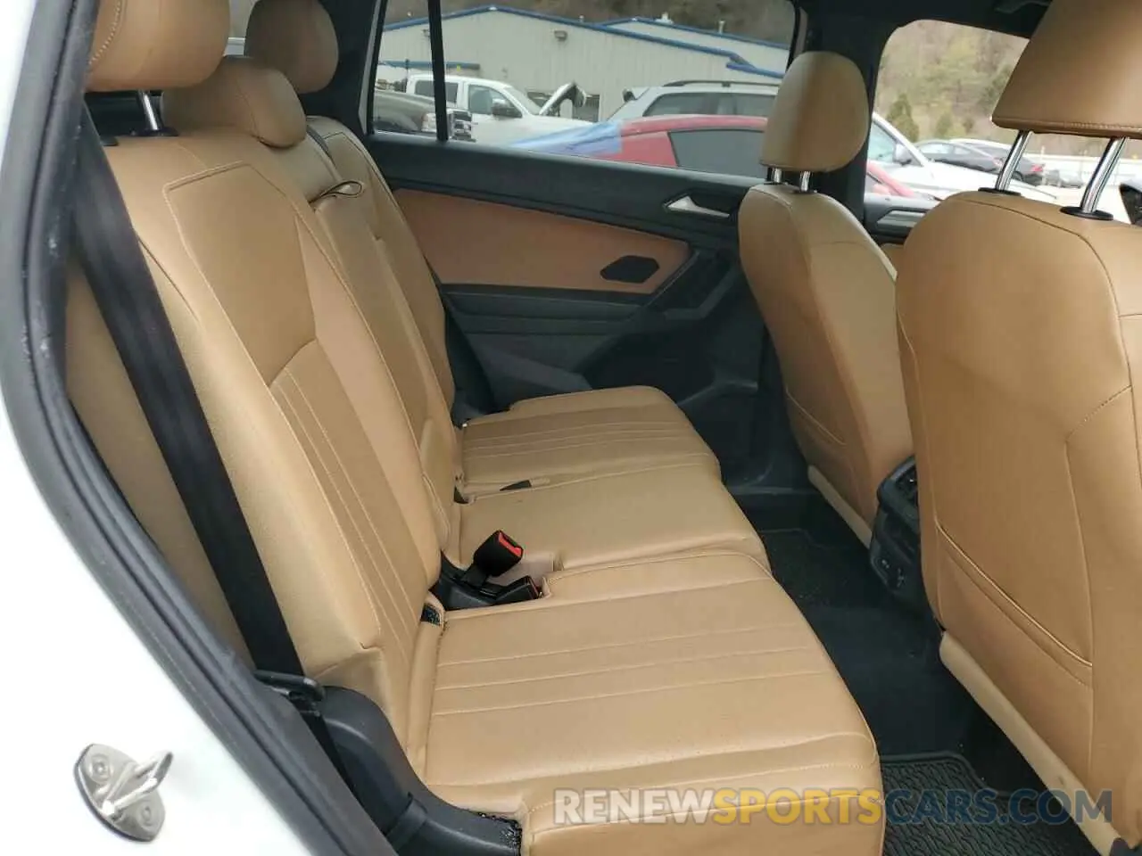 11 Photograph of a damaged car 3VV8B7AX8NM072183 VOLKSWAGEN TIGUAN 2022