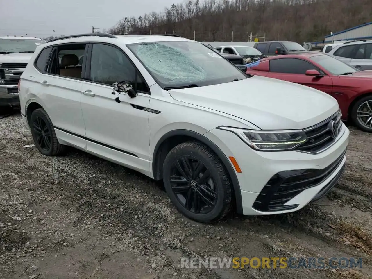 4 Photograph of a damaged car 3VV8B7AX8NM072183 VOLKSWAGEN TIGUAN 2022