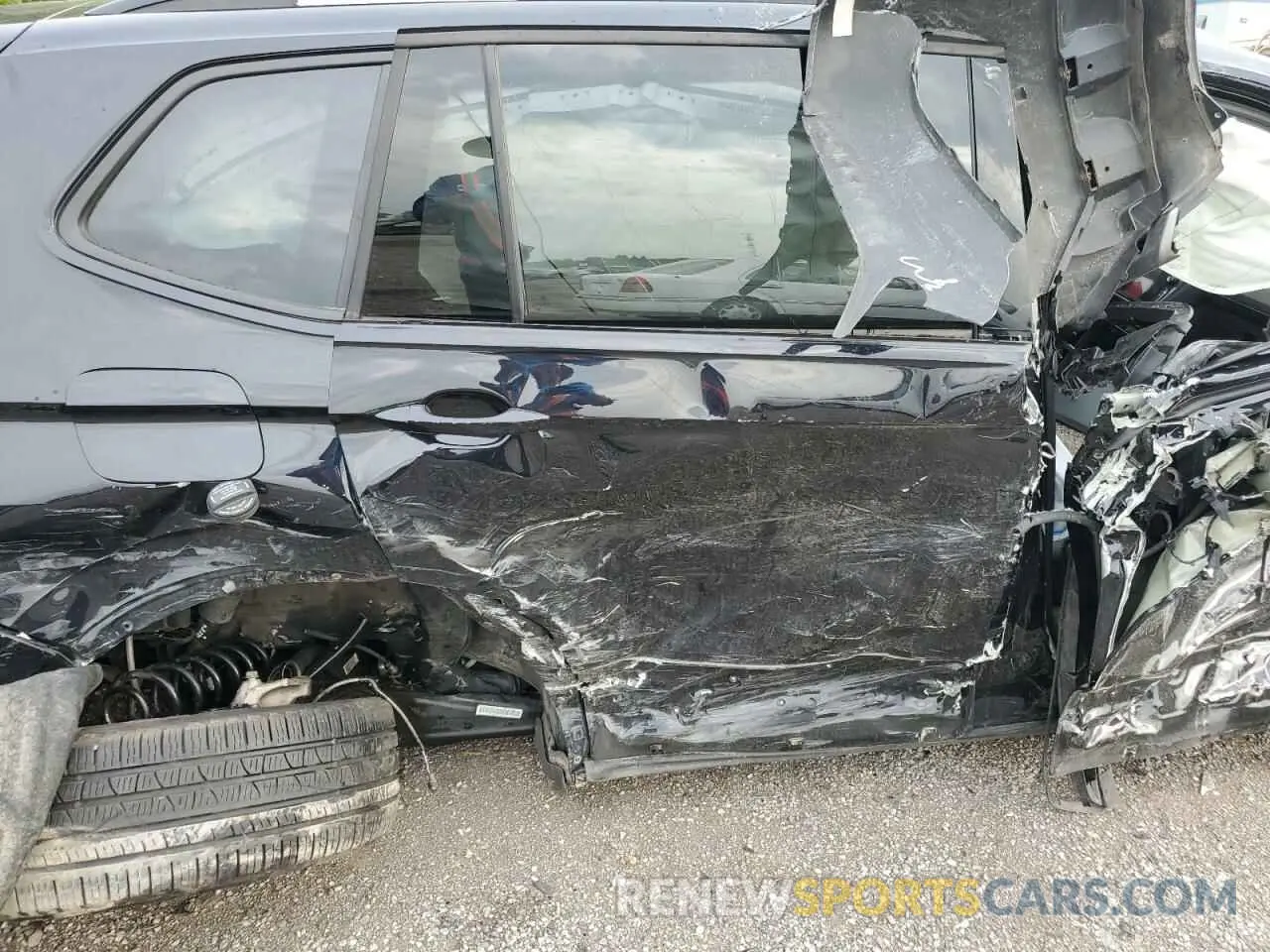11 Photograph of a damaged car 3VV8B7AX9NM053318 VOLKSWAGEN TIGUAN 2022