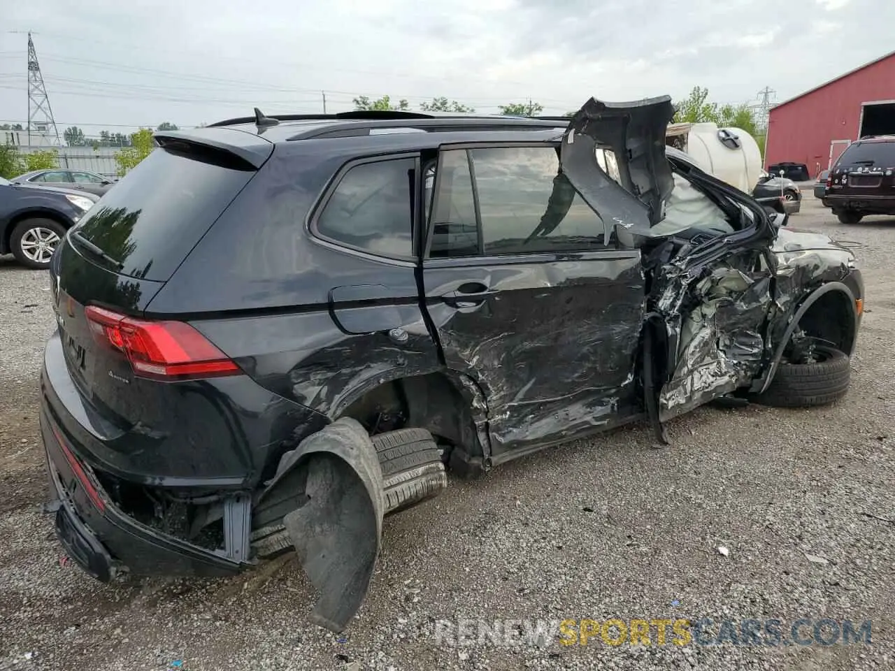 3 Photograph of a damaged car 3VV8B7AX9NM053318 VOLKSWAGEN TIGUAN 2022