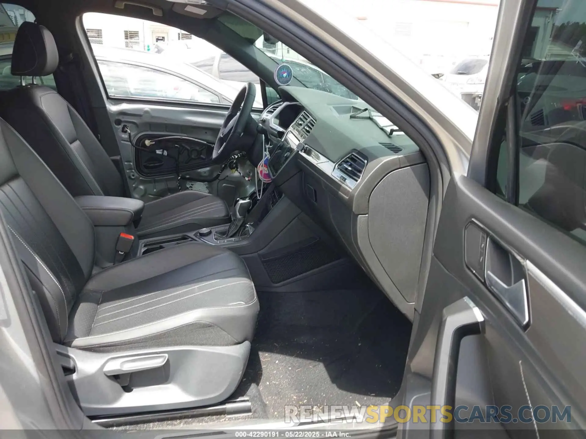 5 Фотография поврежденного автомобиля 3VV8B7AX9NM093043 VOLKSWAGEN TIGUAN 2022
