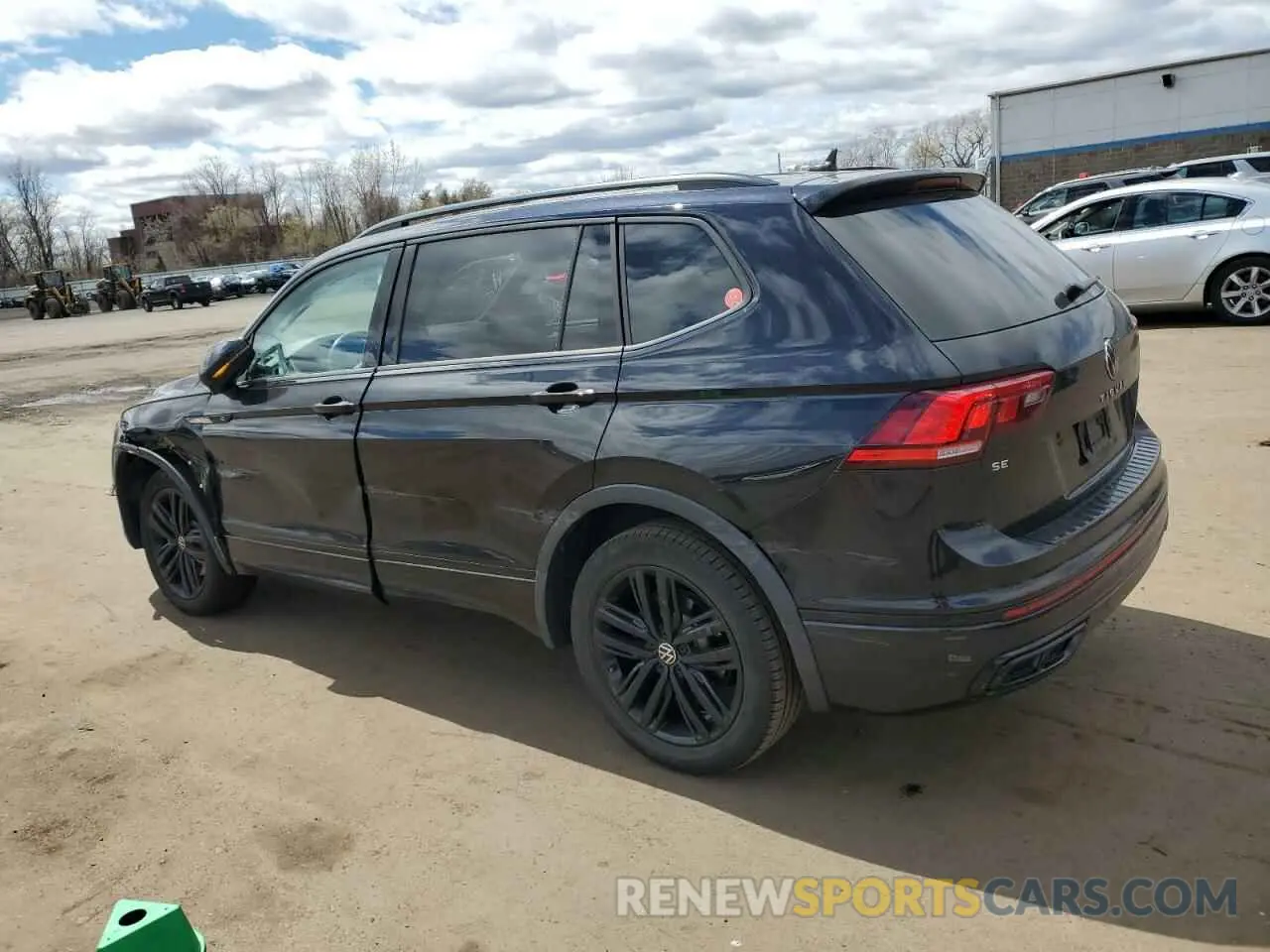 2 Photograph of a damaged car 3VV8B7AX9NM118989 VOLKSWAGEN TIGUAN 2022