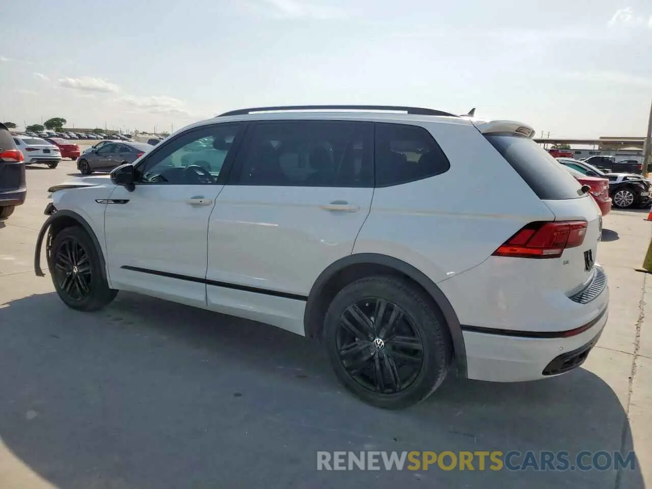 2 Photograph of a damaged car 3VVCB7AX0NM161028 VOLKSWAGEN TIGUAN 2022