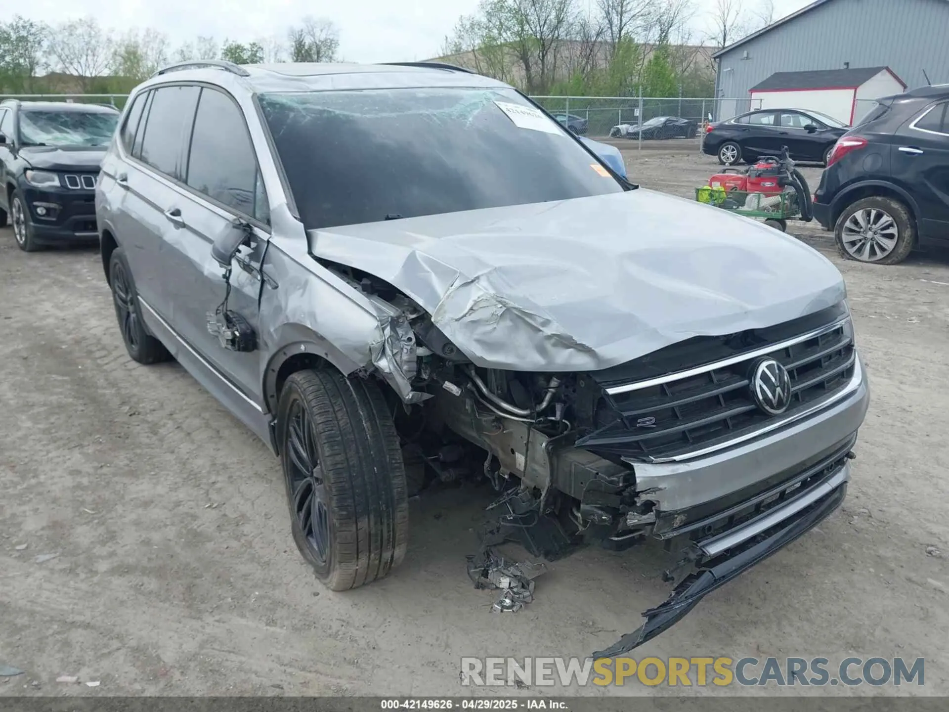 1 Фотография поврежденного автомобиля 3VVCB7AX1NM065960 VOLKSWAGEN TIGUAN 2022