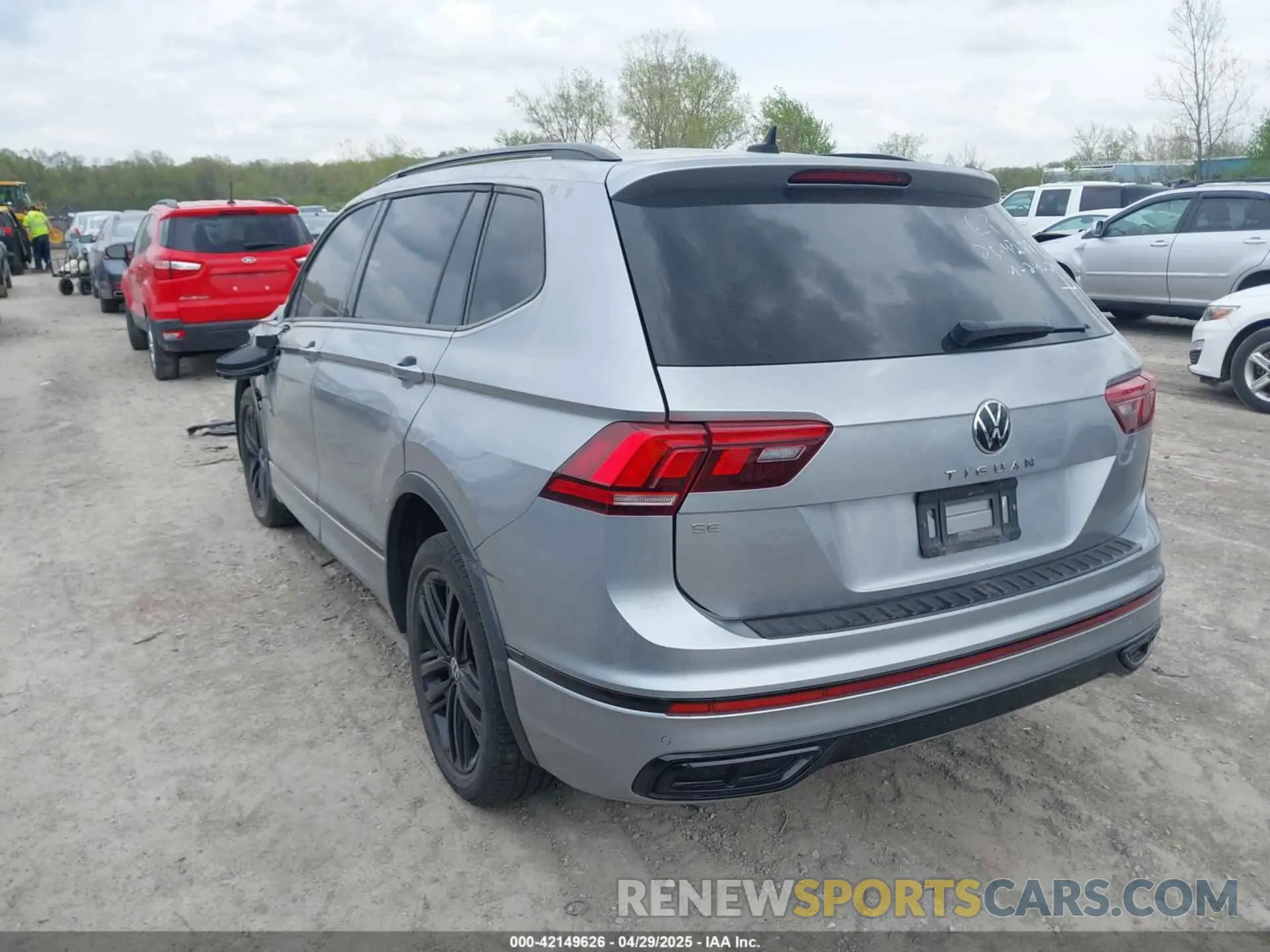 3 Фотография поврежденного автомобиля 3VVCB7AX1NM065960 VOLKSWAGEN TIGUAN 2022