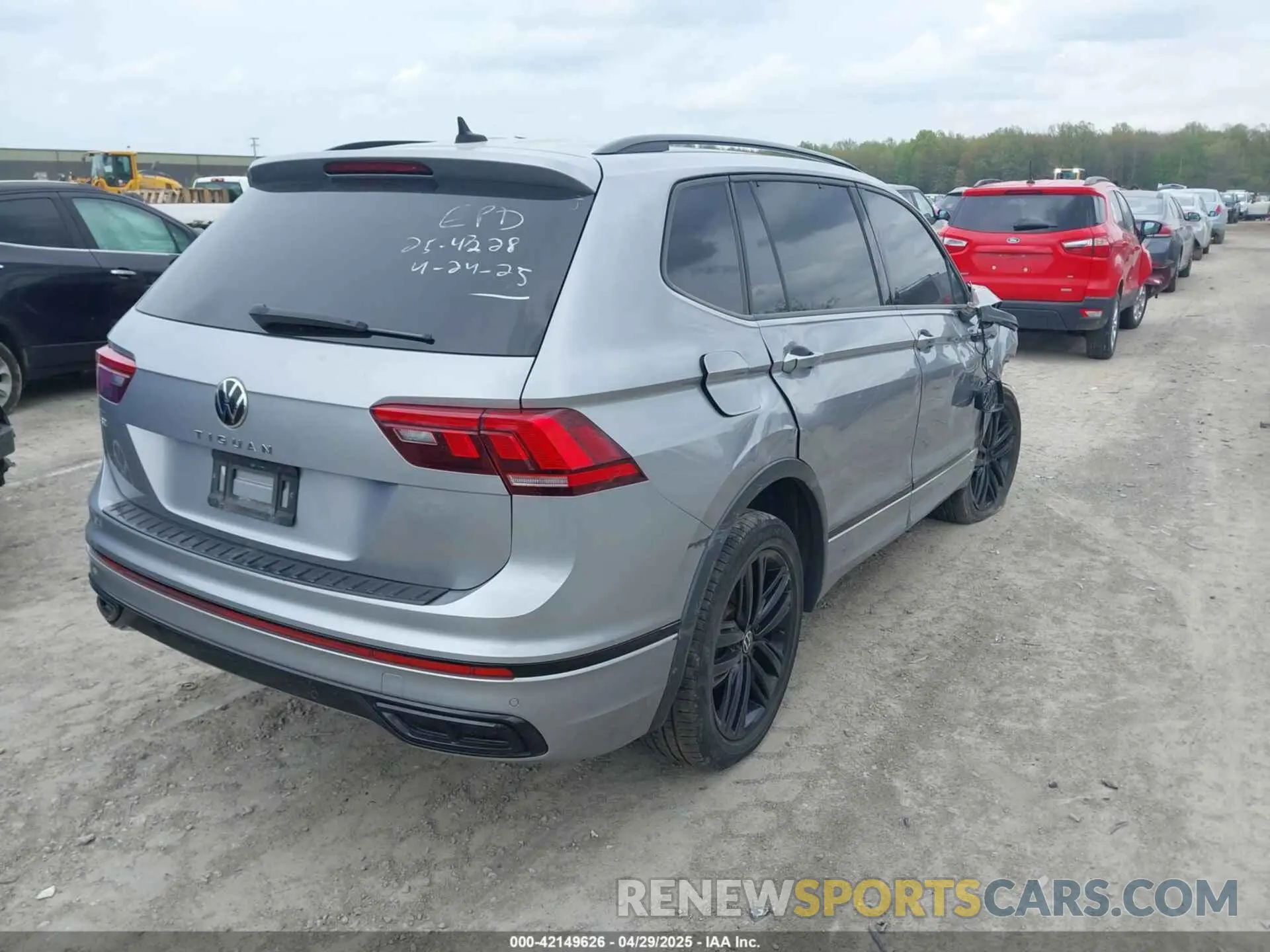 4 Фотография поврежденного автомобиля 3VVCB7AX1NM065960 VOLKSWAGEN TIGUAN 2022