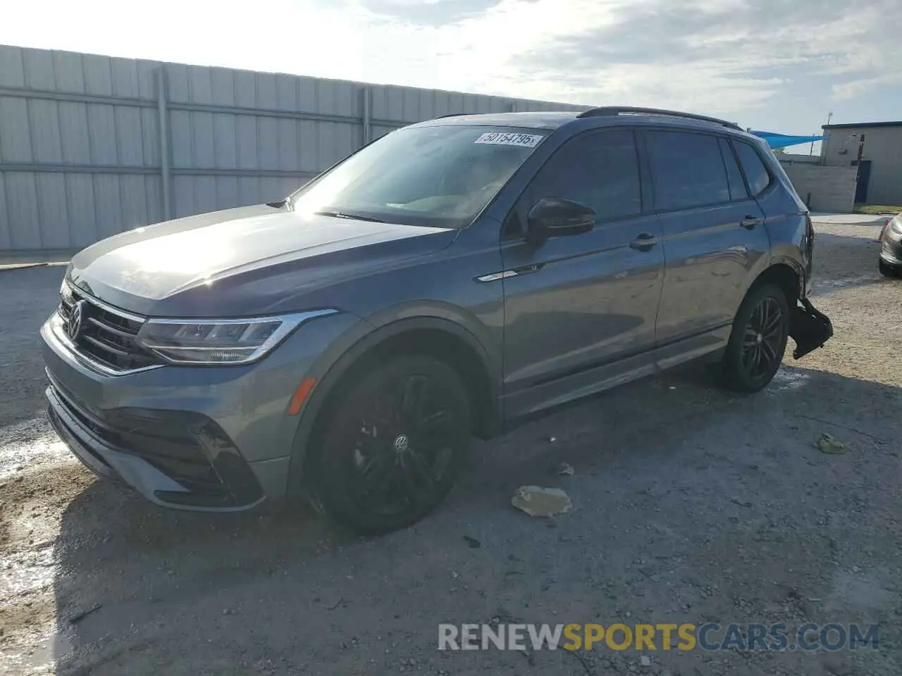 1 Фотография поврежденного автомобиля 3VVCB7AX2NM063439 VOLKSWAGEN TIGUAN 2022