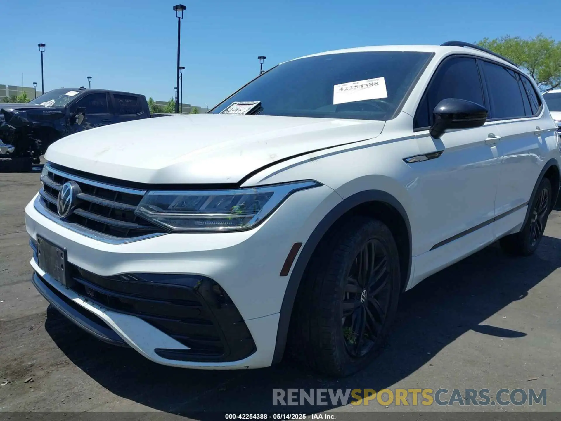 6 Photograph of a damaged car 3VVCB7AX3NM073218 VOLKSWAGEN TIGUAN 2022