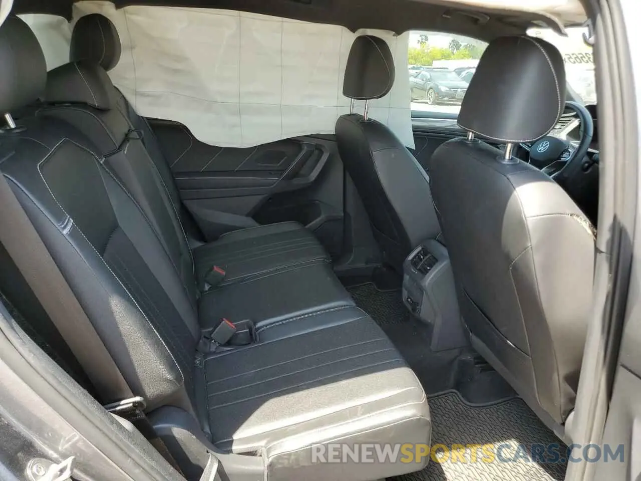 11 Photograph of a damaged car 3VVCB7AX3NM097020 VOLKSWAGEN TIGUAN 2022