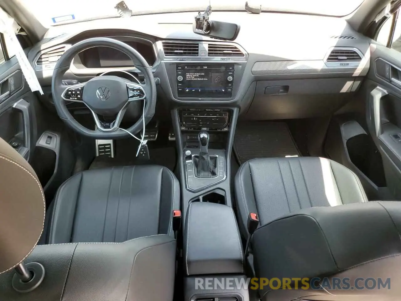 8 Photograph of a damaged car 3VVCB7AX3NM097020 VOLKSWAGEN TIGUAN 2022