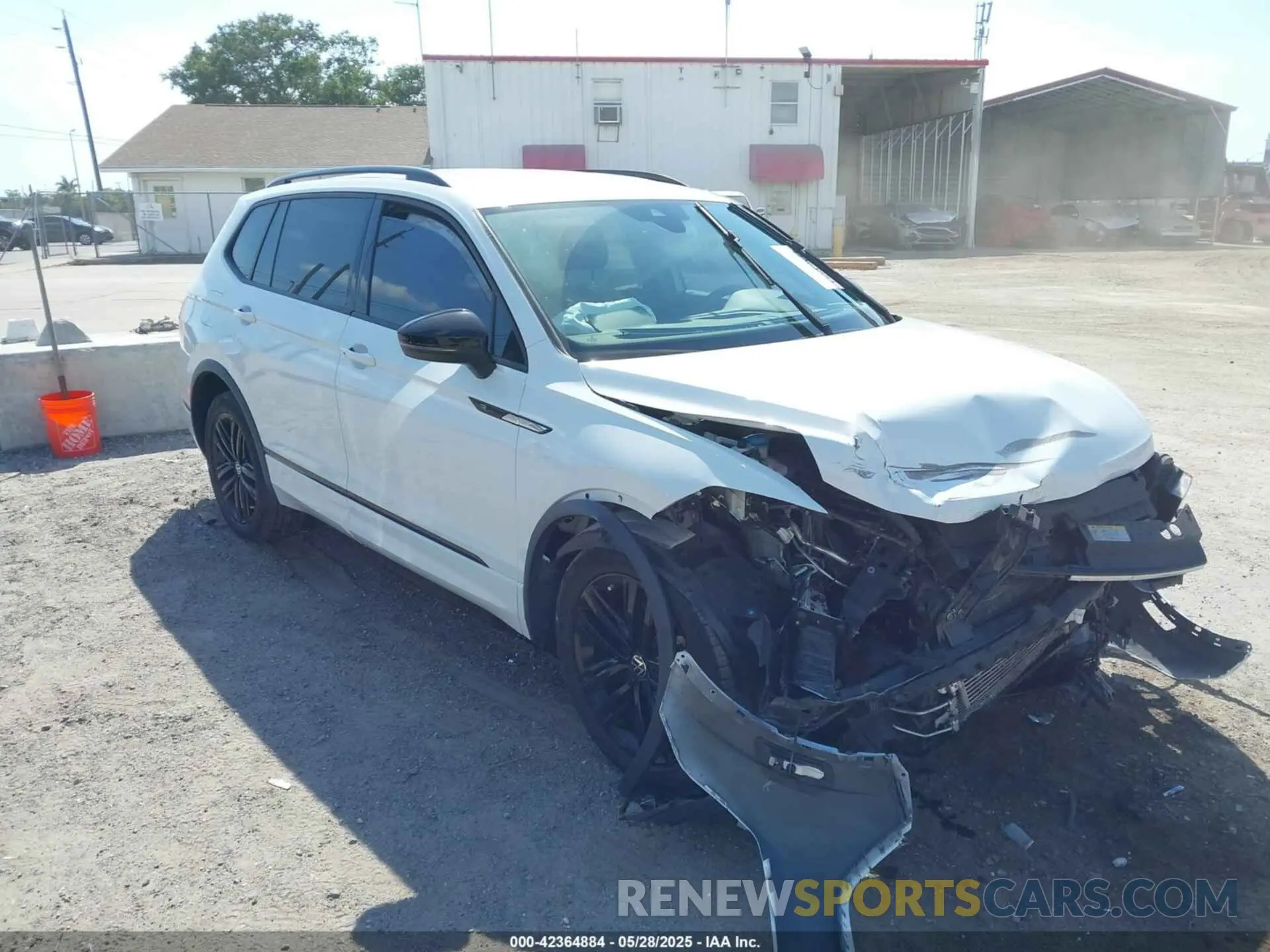 1 Фотография поврежденного автомобиля 3VVCB7AX5NM009696 VOLKSWAGEN TIGUAN 2022