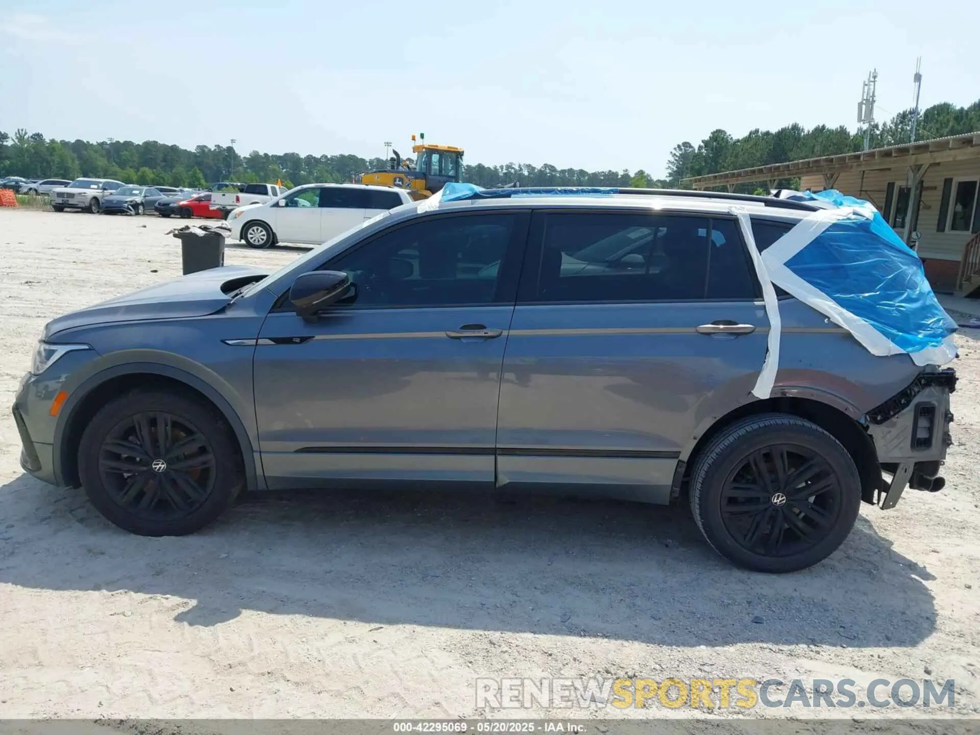 14 Фотография поврежденного автомобиля 3VVCB7AX5NM104260 VOLKSWAGEN TIGUAN 2022