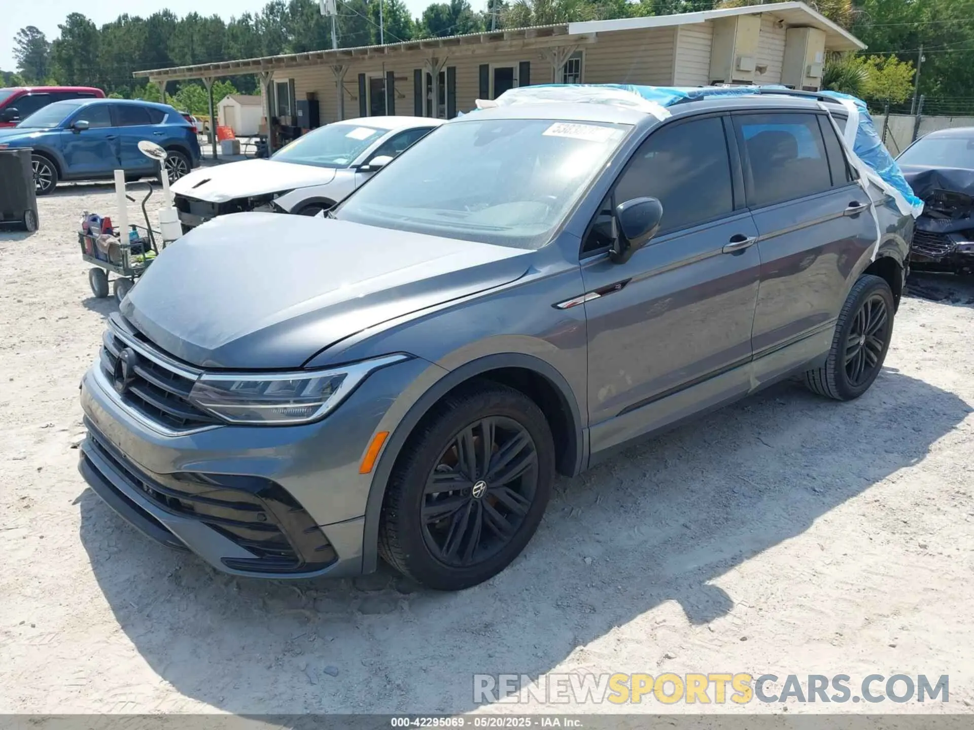 2 Фотография поврежденного автомобиля 3VVCB7AX5NM104260 VOLKSWAGEN TIGUAN 2022