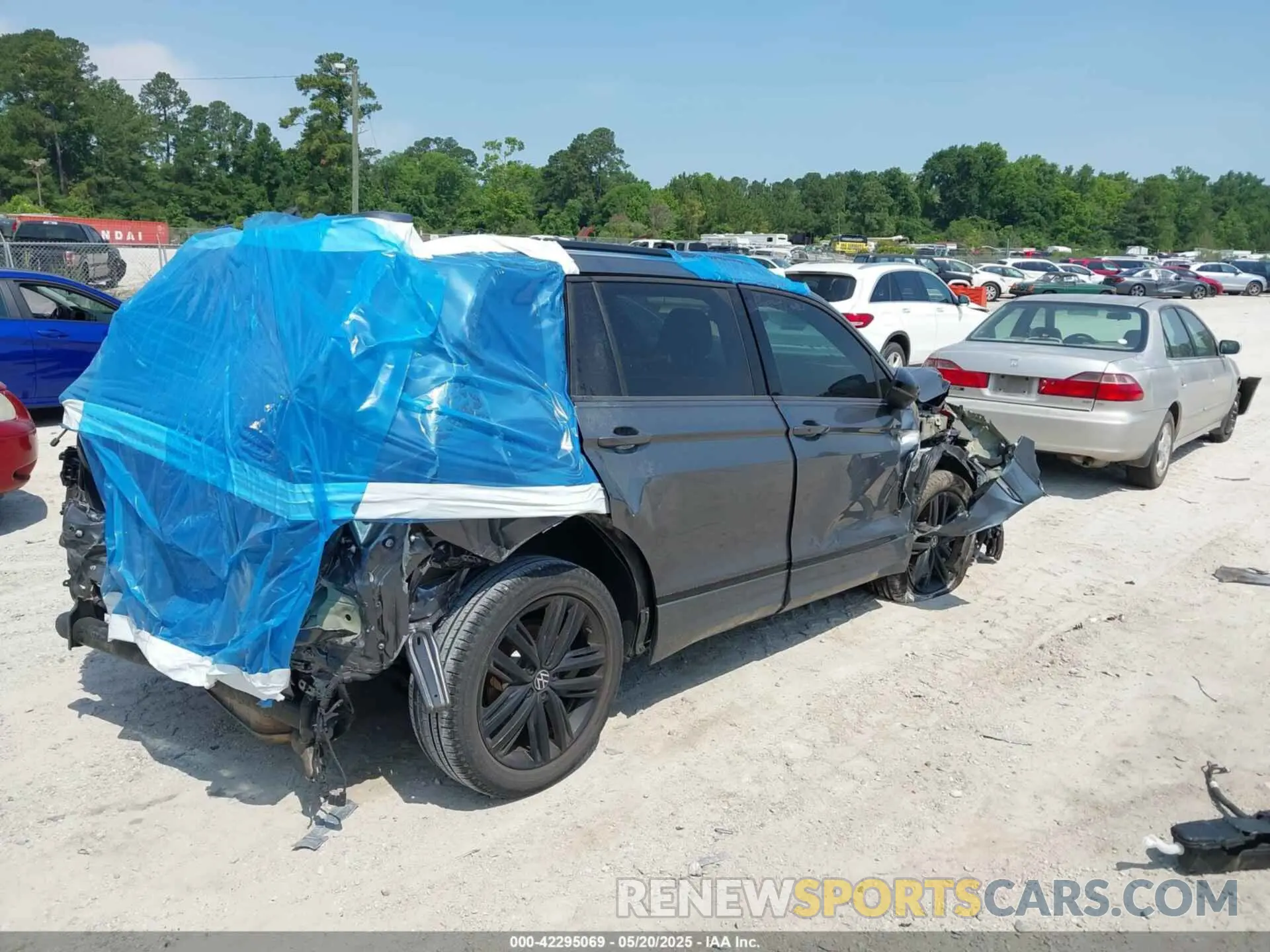 4 Фотография поврежденного автомобиля 3VVCB7AX5NM104260 VOLKSWAGEN TIGUAN 2022
