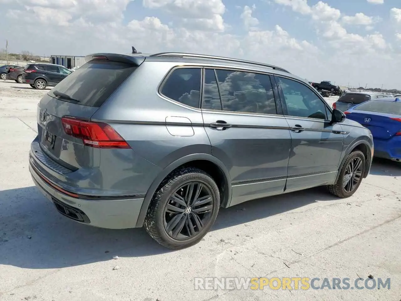 3 Фотография поврежденного автомобиля 3VVCB7AX6NM065002 VOLKSWAGEN TIGUAN 2022
