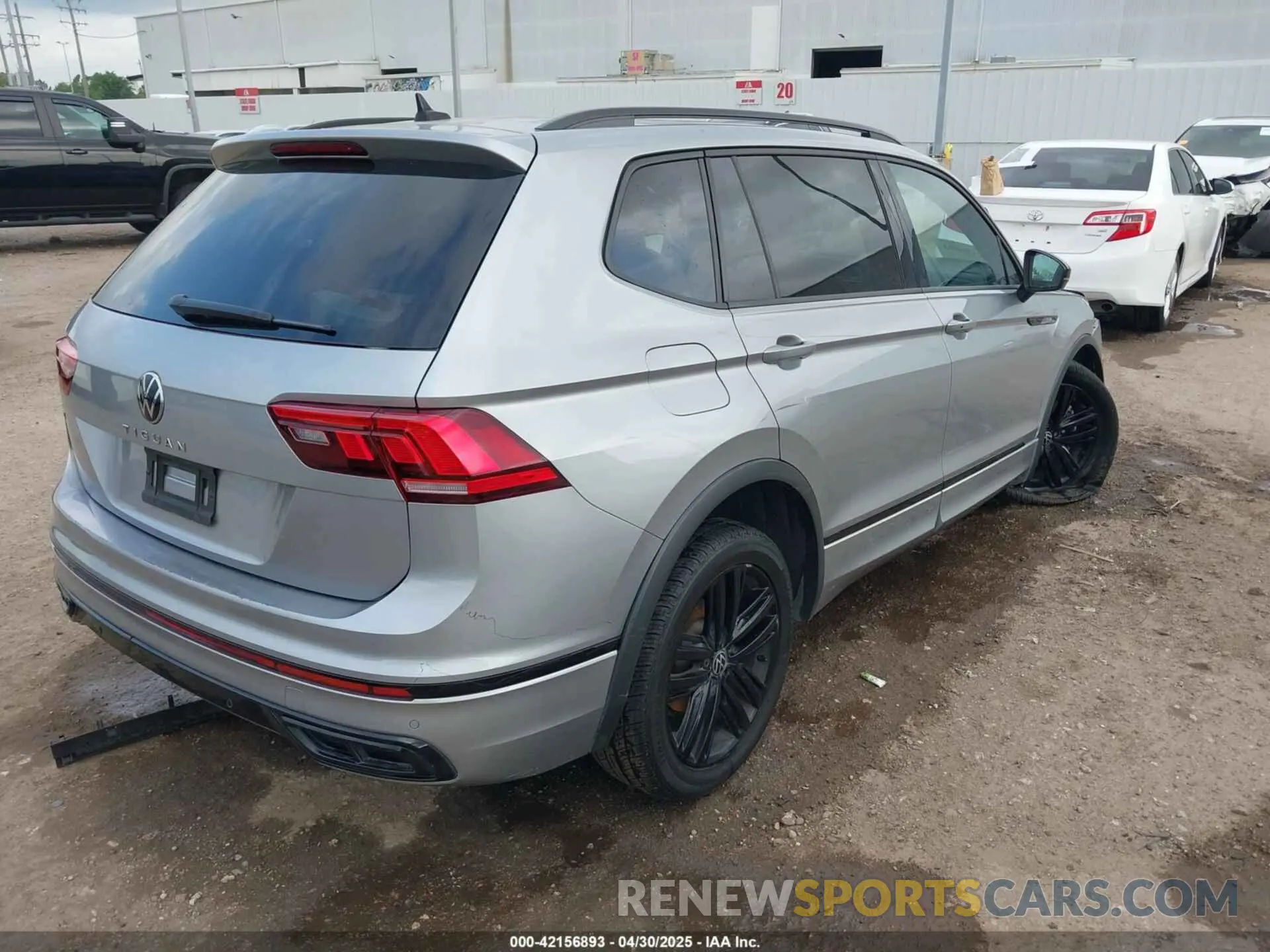 4 Фотография поврежденного автомобиля 3VVCB7AX6NM075609 VOLKSWAGEN TIGUAN 2022