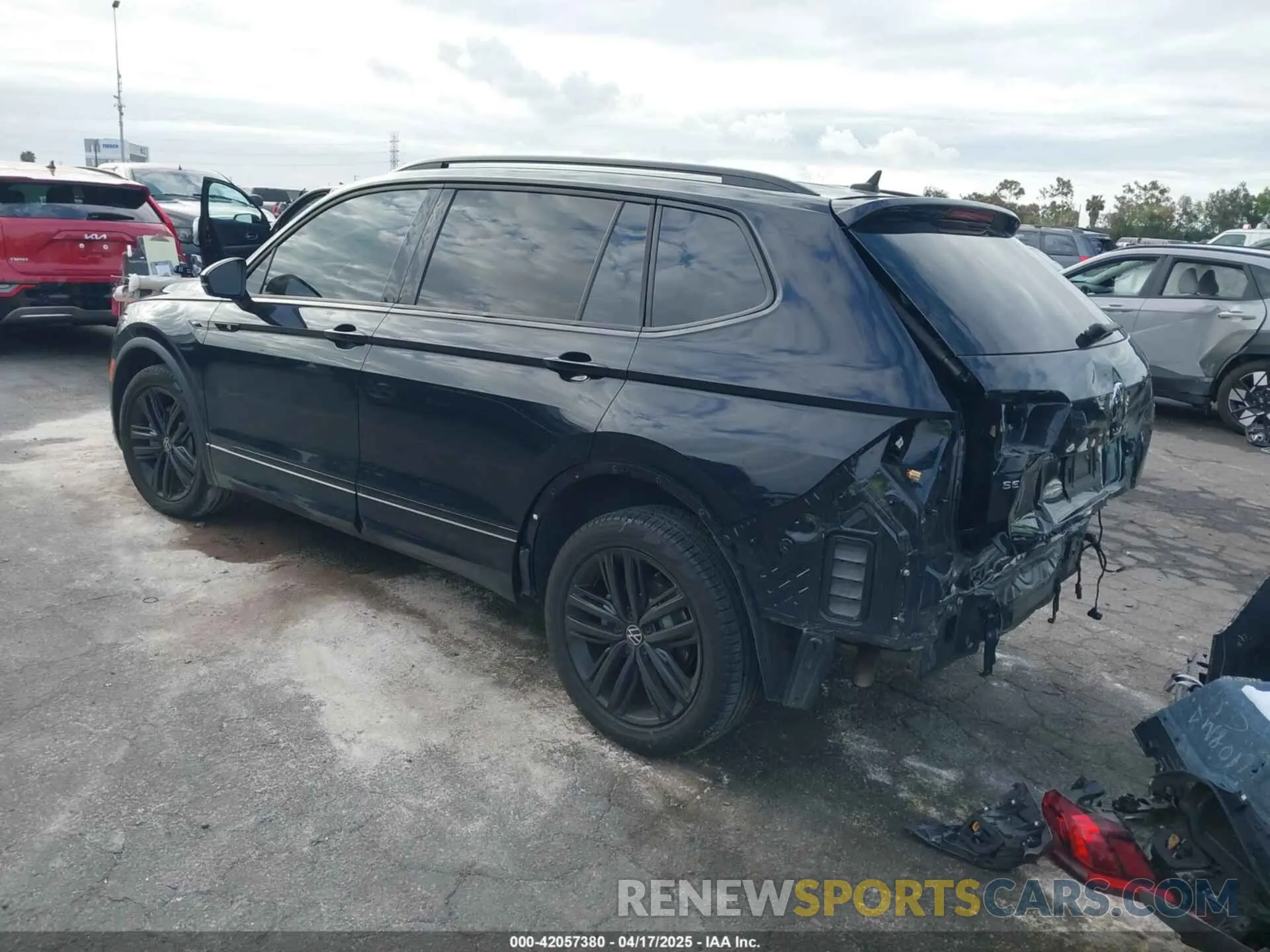 3 Фотография поврежденного автомобиля 3VVCB7AX6NM165794 VOLKSWAGEN TIGUAN 2022